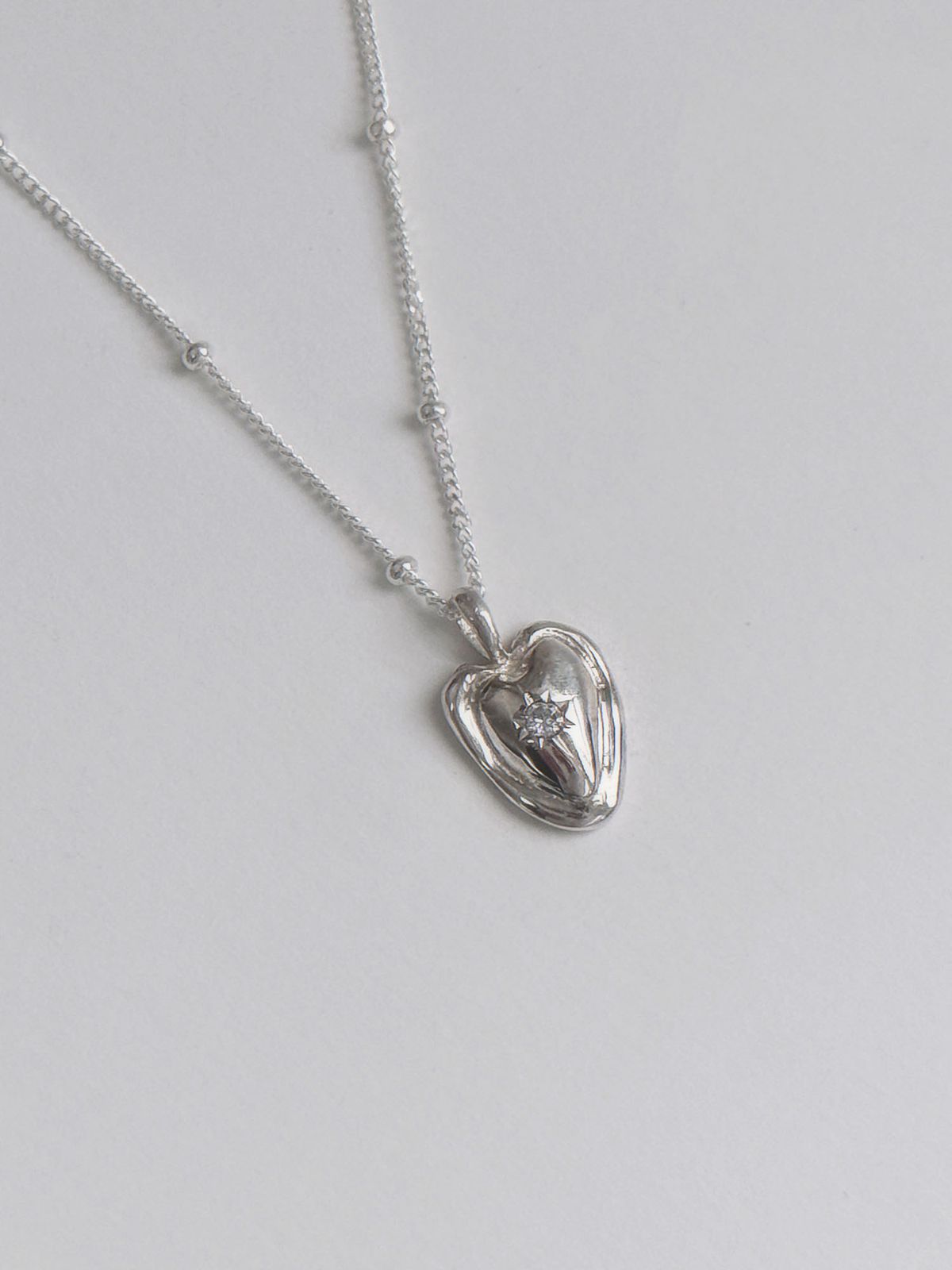 러브트릭스(LOVETRIX) silver925 Heart drop necklace