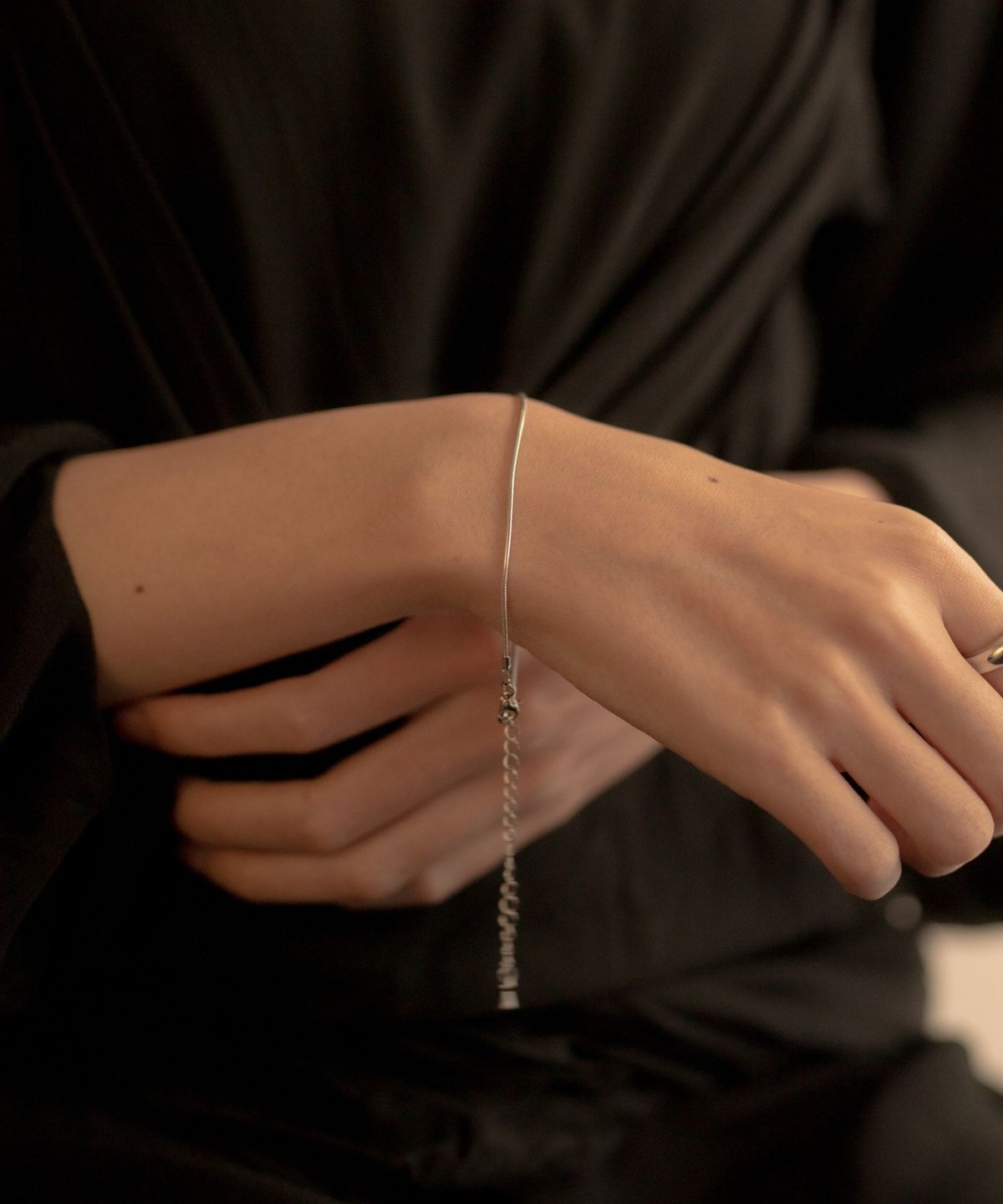 노비스도쿄(NOVICE TOKYO) 심플 내로우 팔찌 Simple Narrow Bracelet / Silver