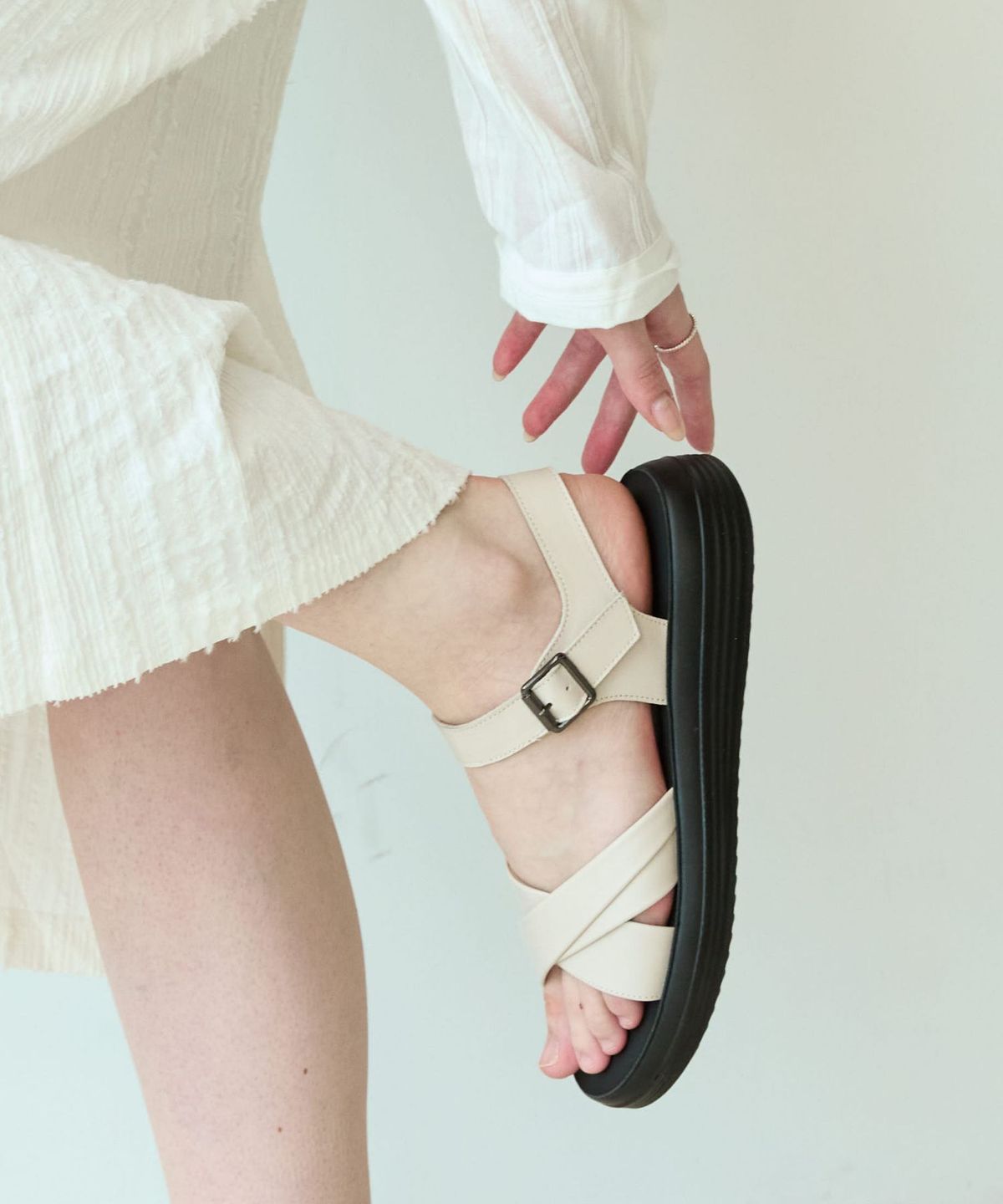 스퍼(SPUR) Real Leather Pleats Sandal 천연소가죽 샌들 4cm -US9055 (2color)