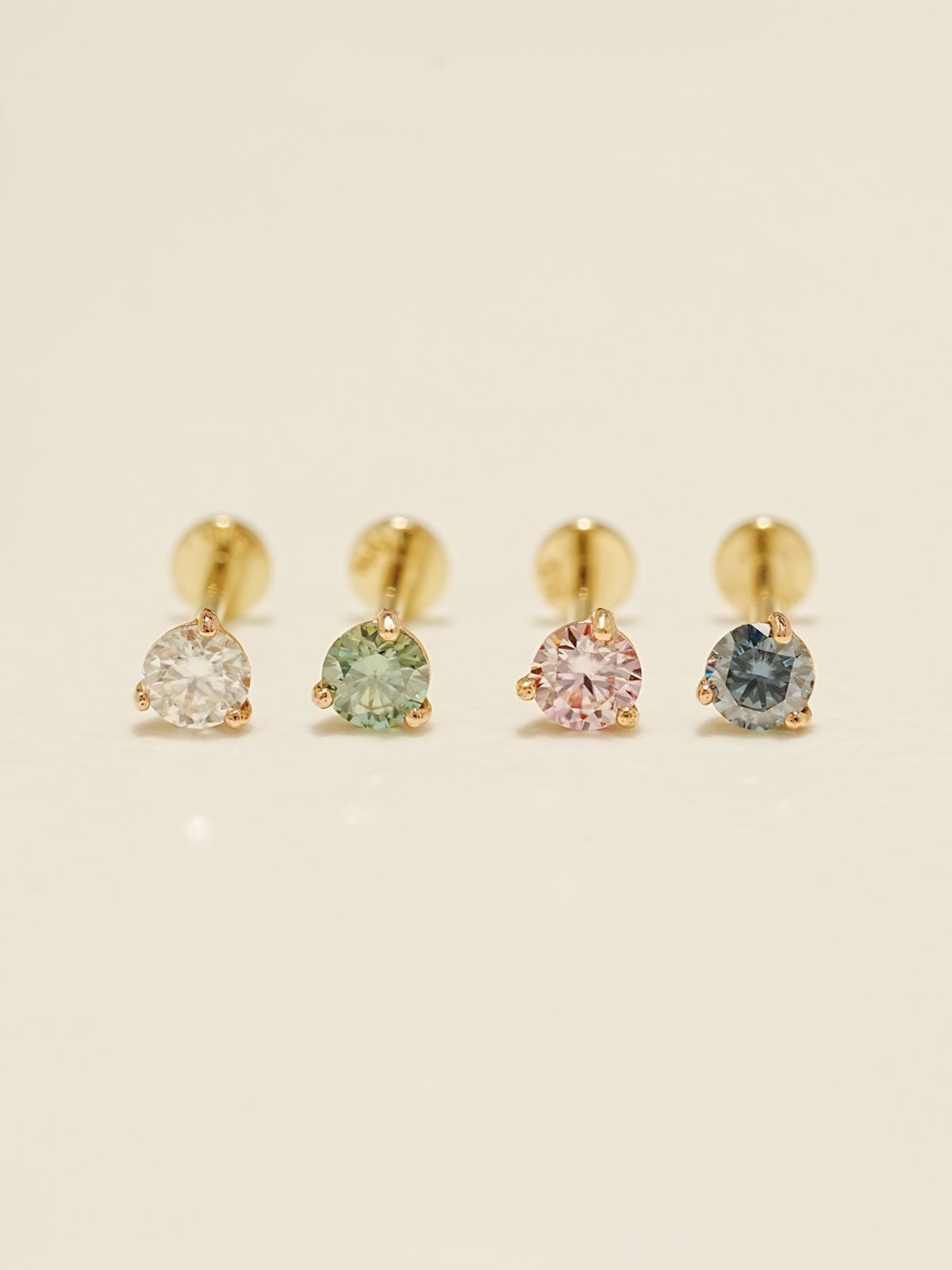 미니멀피어싱(MINIMALPIERCING) [0.8mm]14K 인터널 모이사나이트 다이아 미니 삼각 라블렛 피어싱 귀걸이
