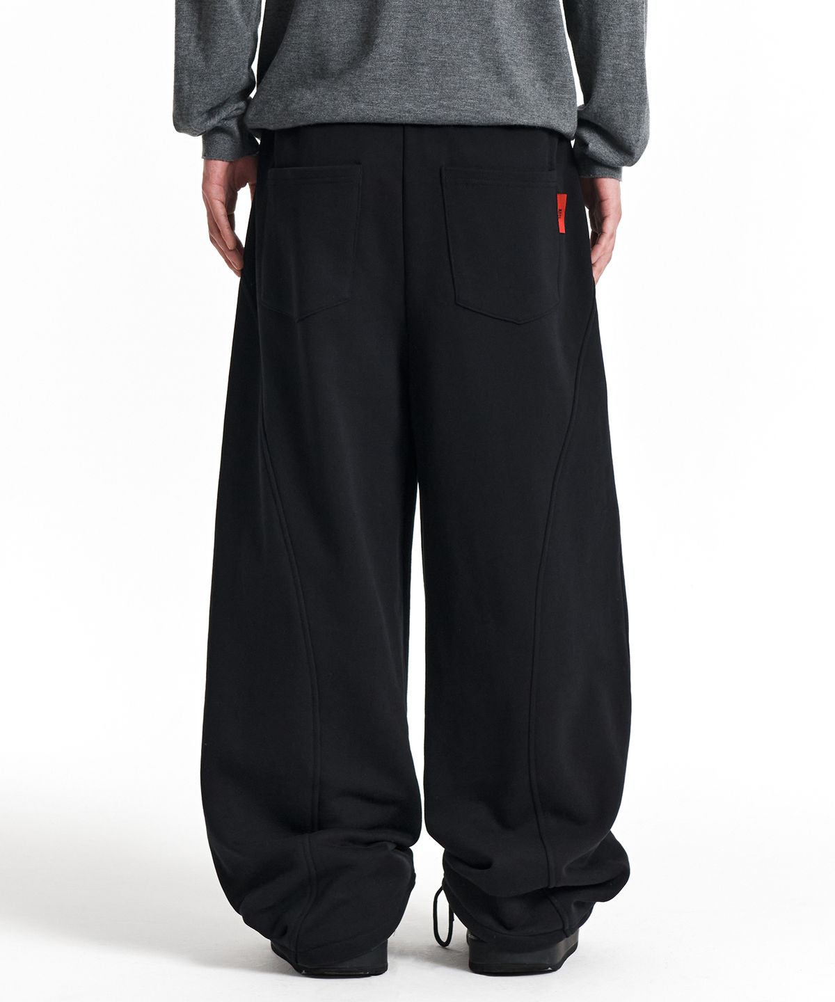 기철(KICHUL) 4 Button Extended Baggy Sweatpants (Black)