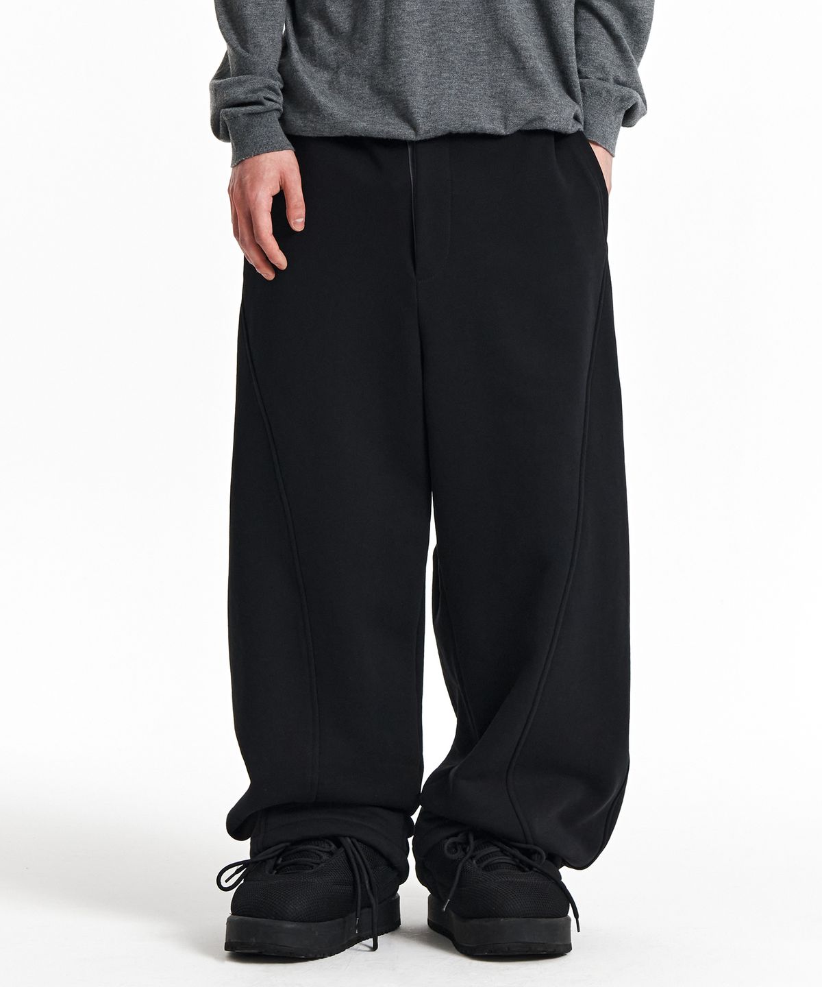 기철(KICHUL) 4 Button Extended Baggy Sweatpants (Black)