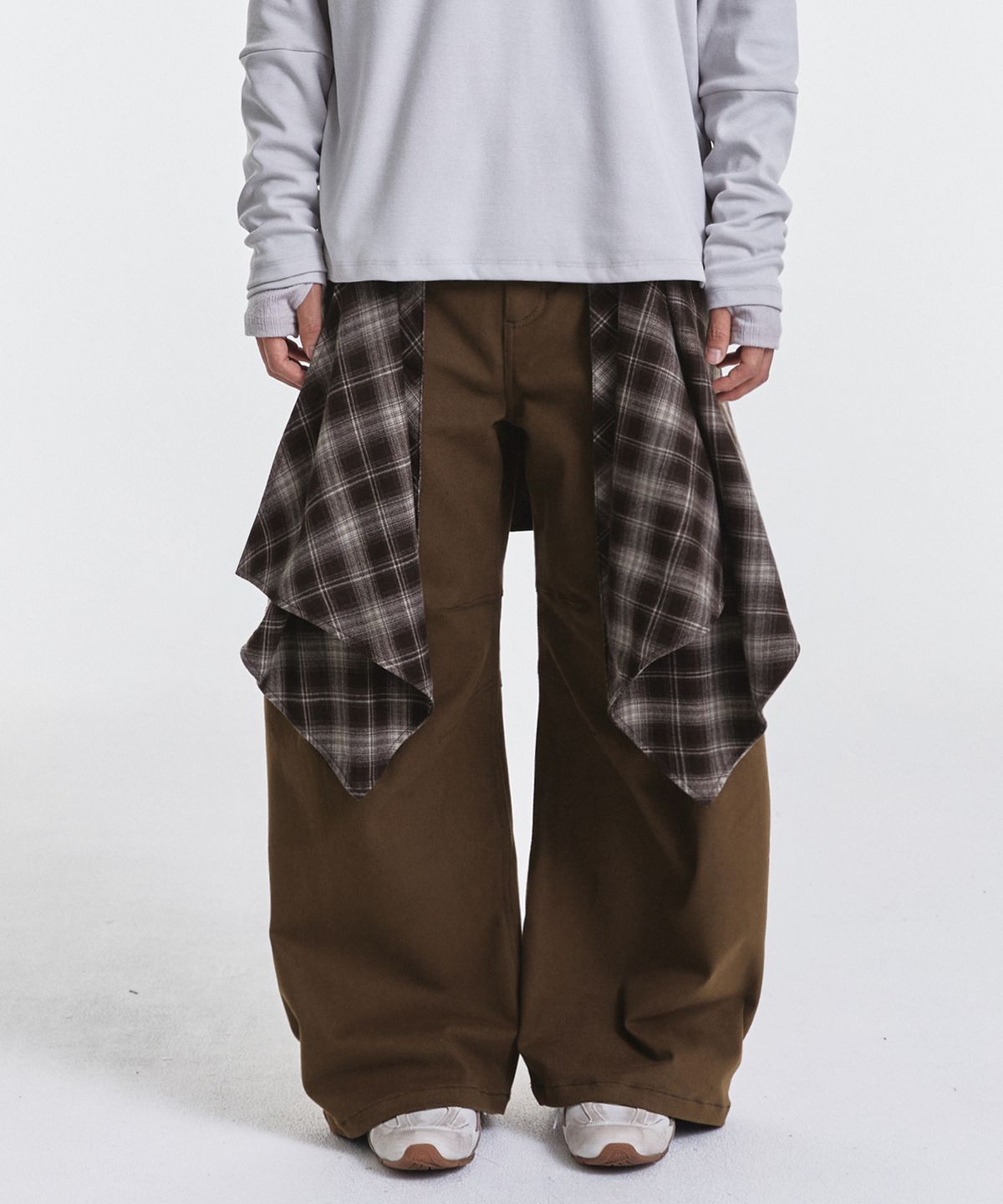 기철(KICHUL) Layered Offcheck Wide Pants (Brown)