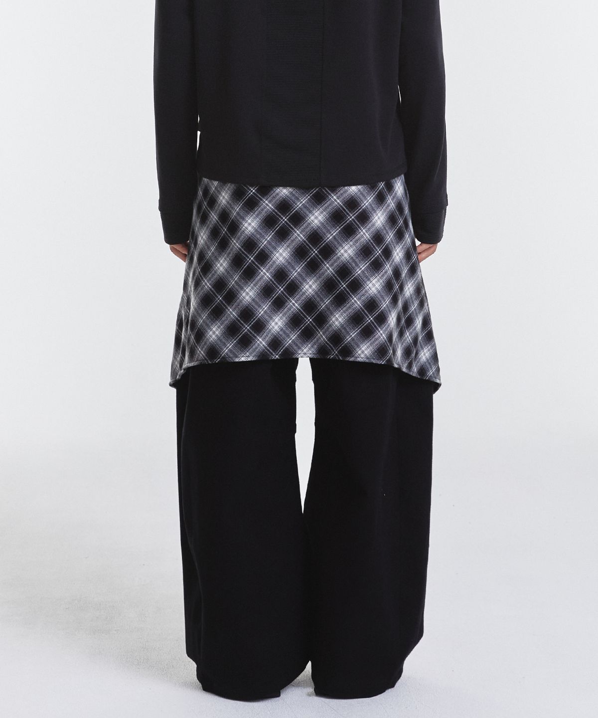 기철(KICHUL) Layered Offcheck Wide Pants (Black)