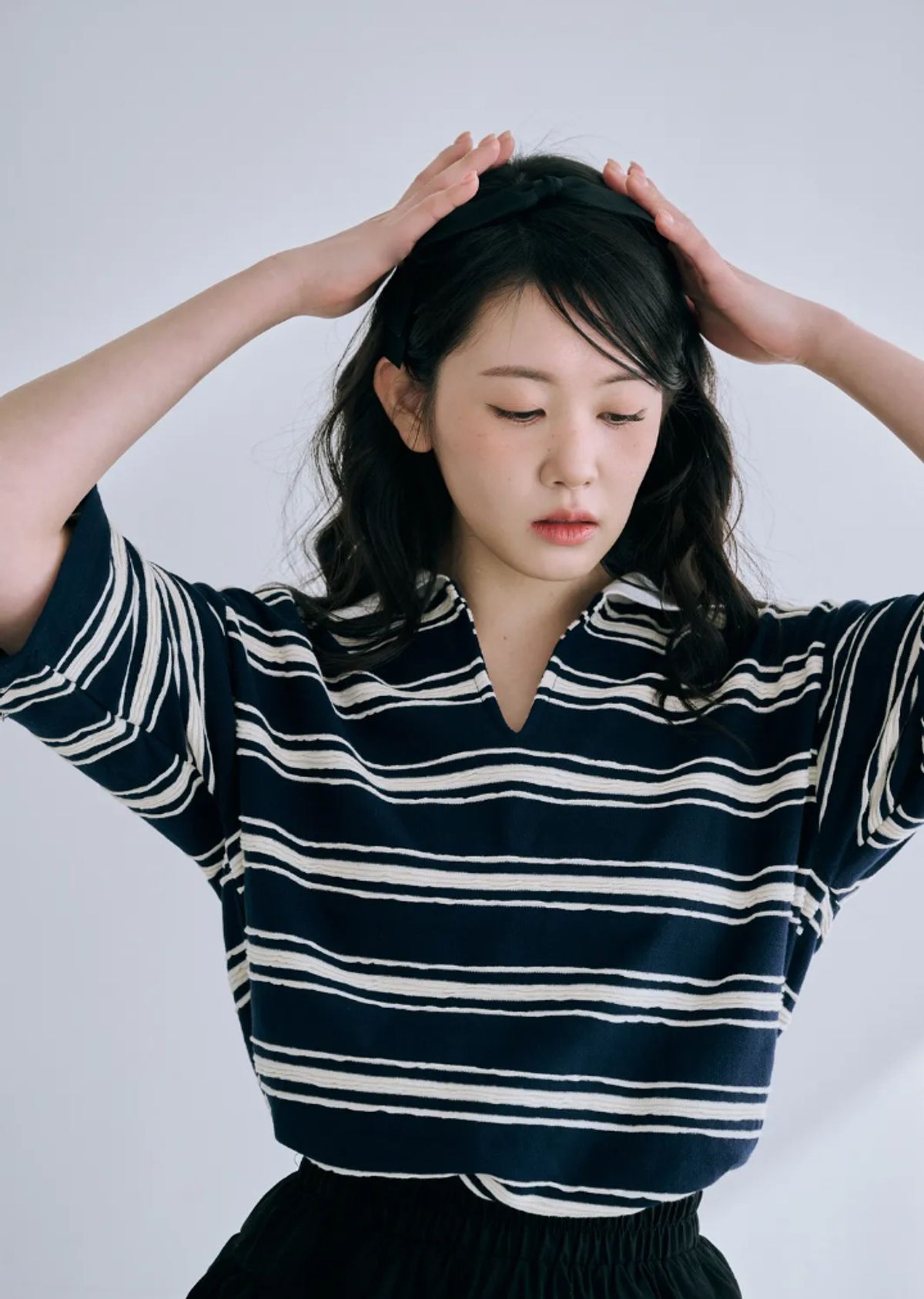 바이서우(BYSEOWOO) 이센셜 스트라이프 반팔 티셔츠 (네이비)
