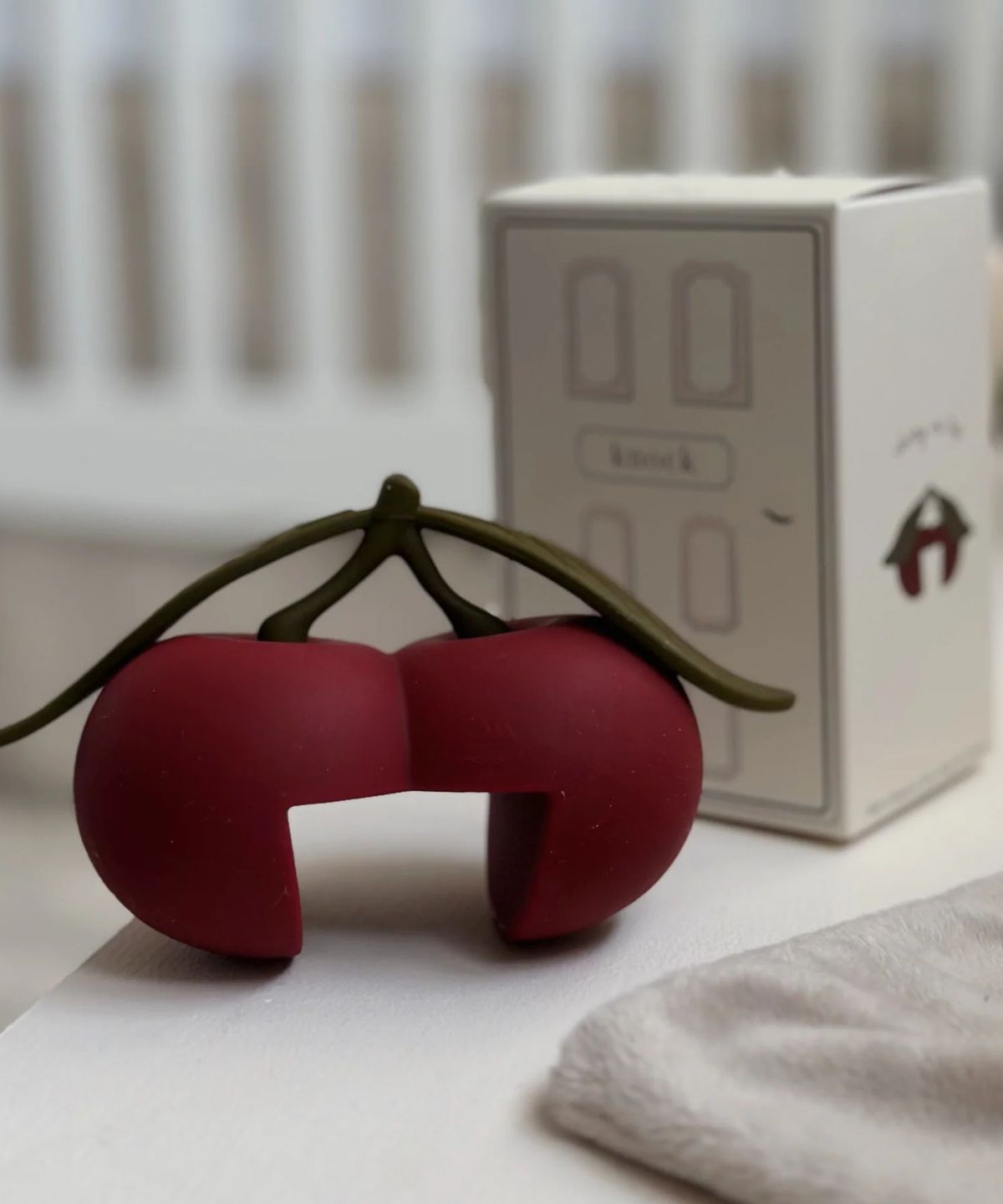 콩제슬래드(KONGESSLOEJD) 체리 아기 도어 스토퍼 Cherry