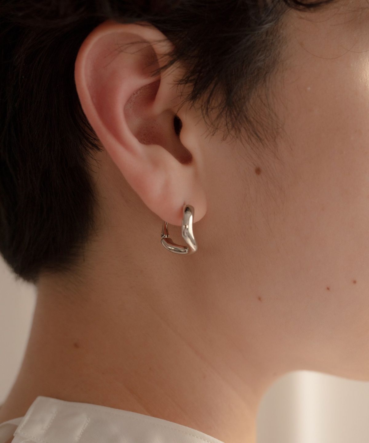 노비스도쿄(NOVICE TOKYO) 트위스트 뉘앙스 피어스 Twisted Nuance Pierce / Silver