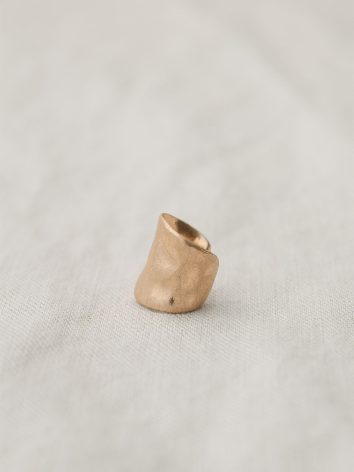 노비스도쿄(NOVICE TOKYO) 언이븐 롱 이어커프 Uneven Long Ear Cuff / Gold