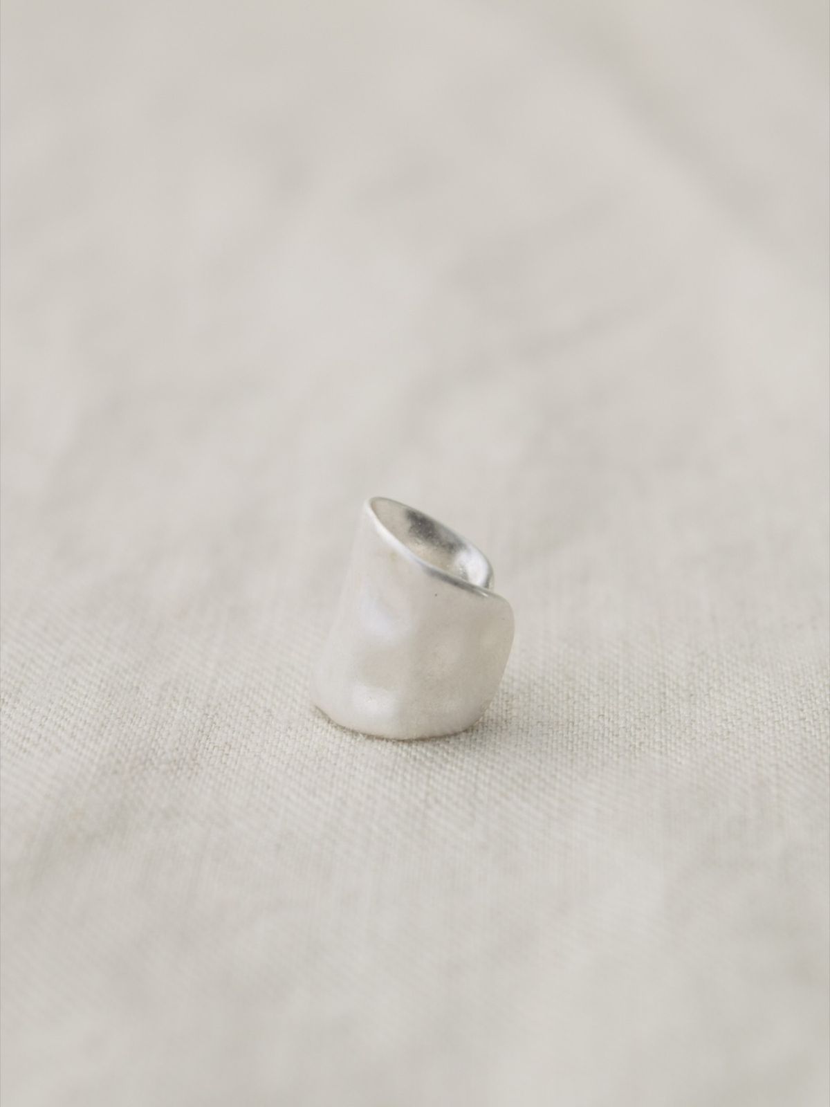 노비스도쿄(NOVICE TOKYO) 언이븐 롱 이어커프 Uneven Long Ear Cuff / Silver