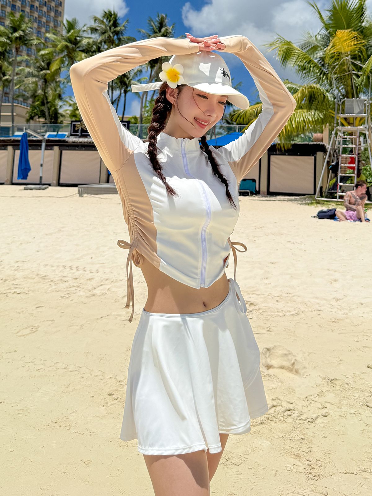 비키비키(BIKIBIKI) 제니퍼 래쉬가드