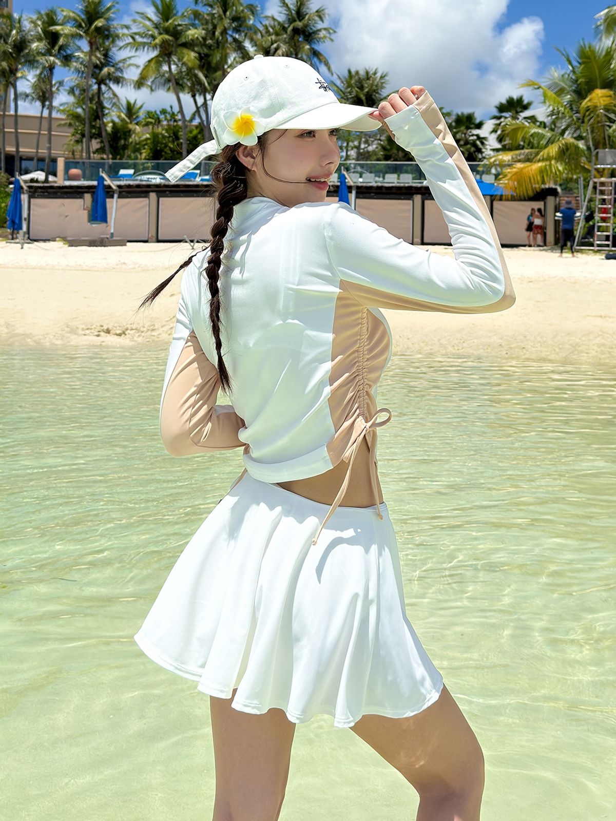 비키비키(BIKIBIKI) 도어 스윔 스커트