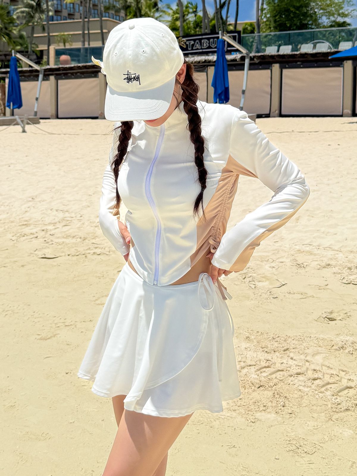 비키비키(BIKIBIKI) 도어 스윔 스커트