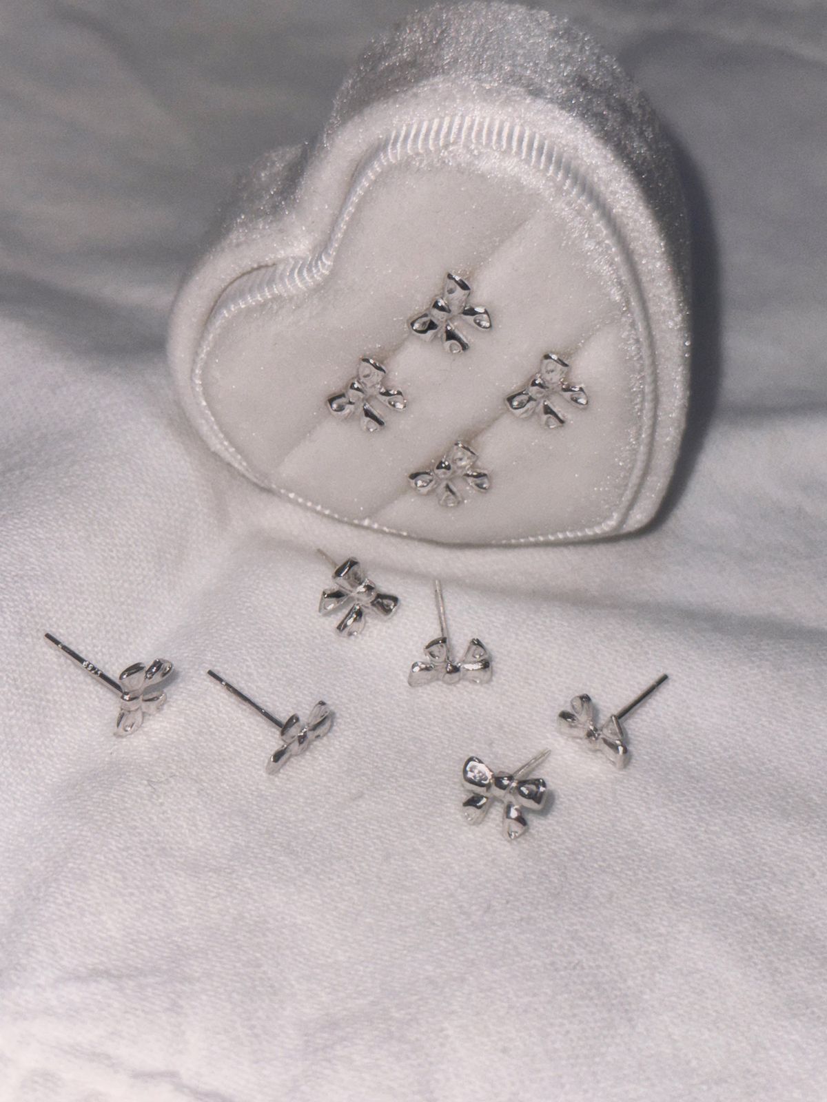 러브트릭스(LOVETRIX) silver925 Ribbon earring