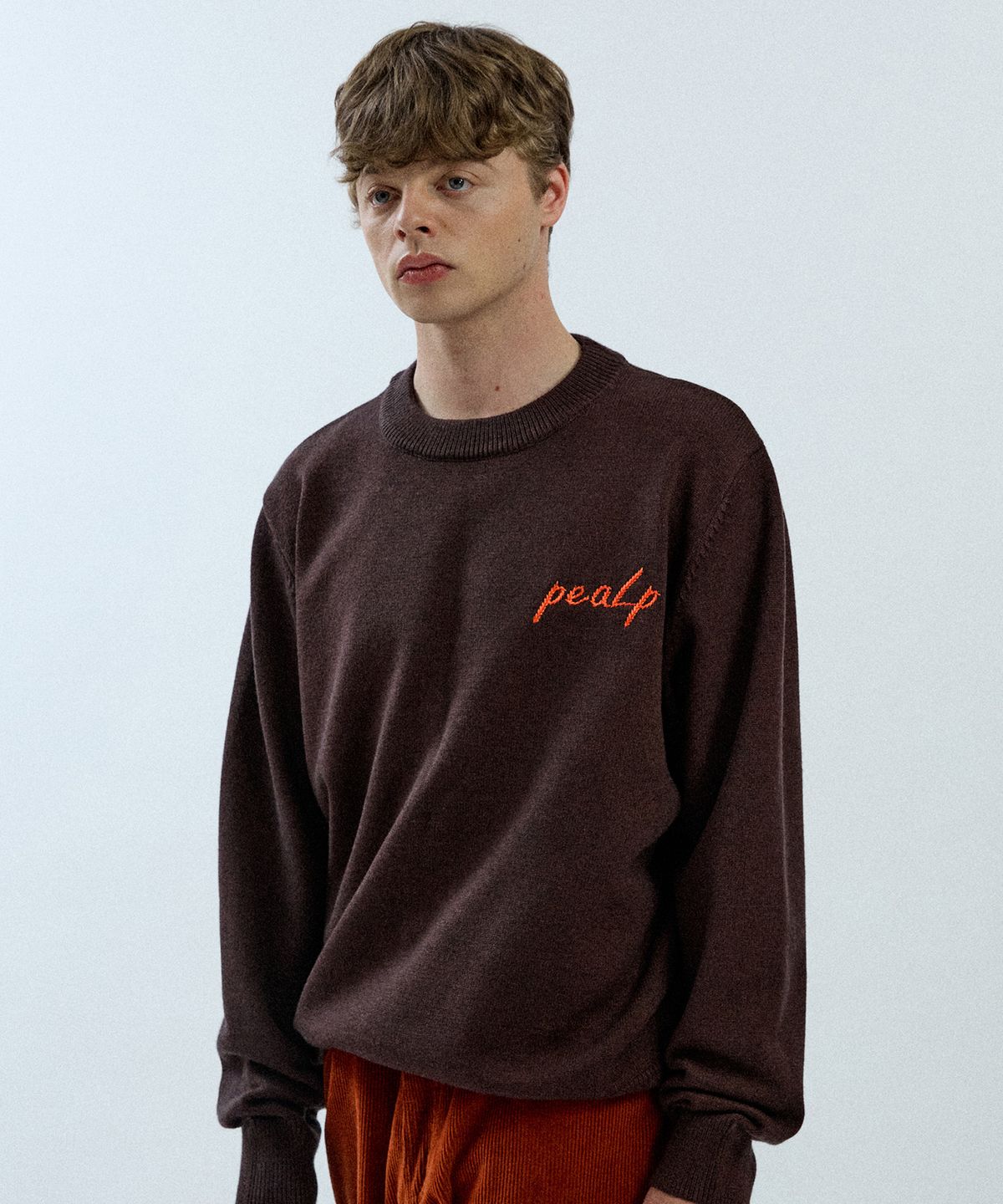 필프(PEALP) Hand-Embroidered Logo Knit Sweater 20(Charcoal)