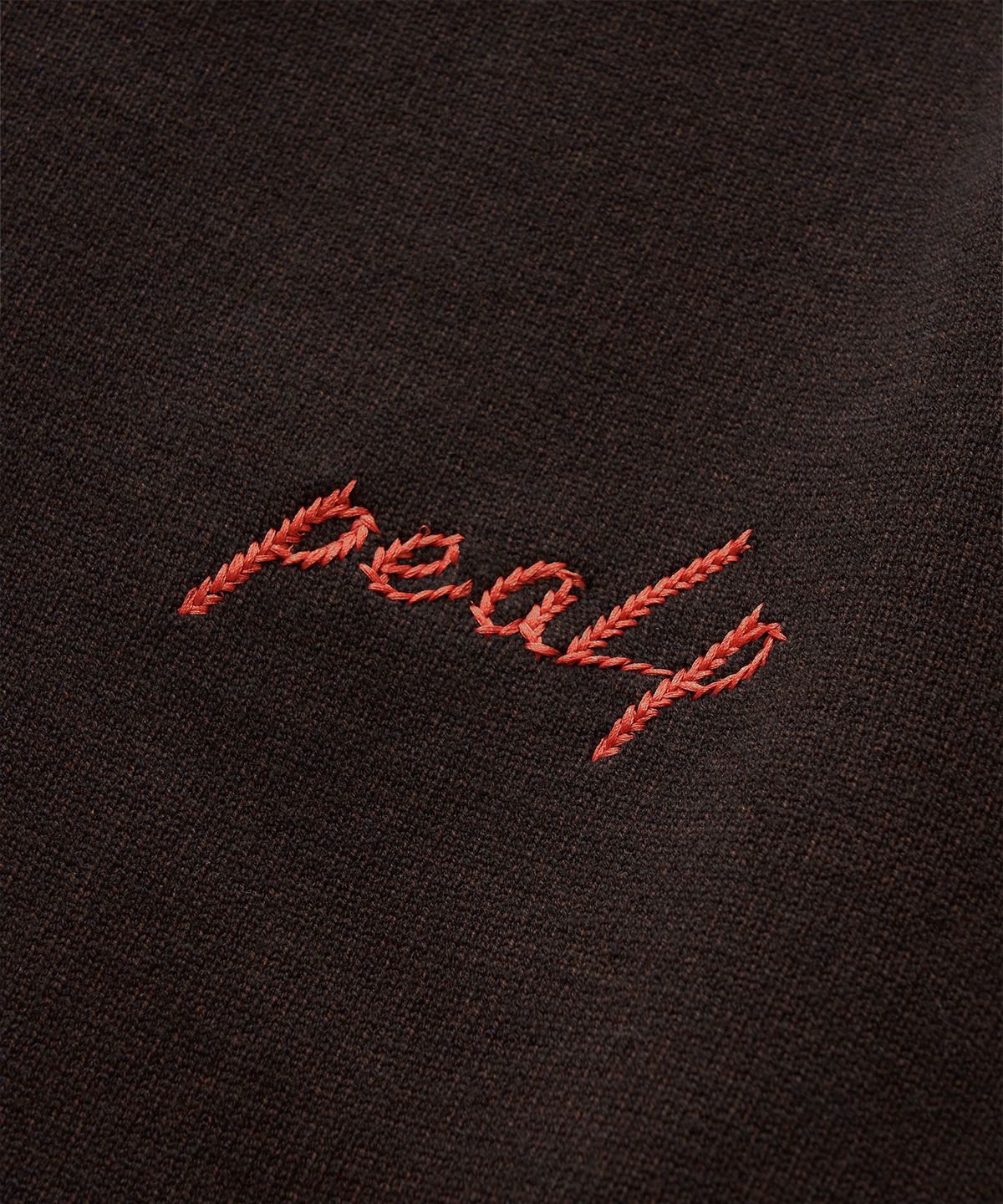 필프(PEALP) Hand-Embroidered Logo Knit Sweater 20(Charcoal)