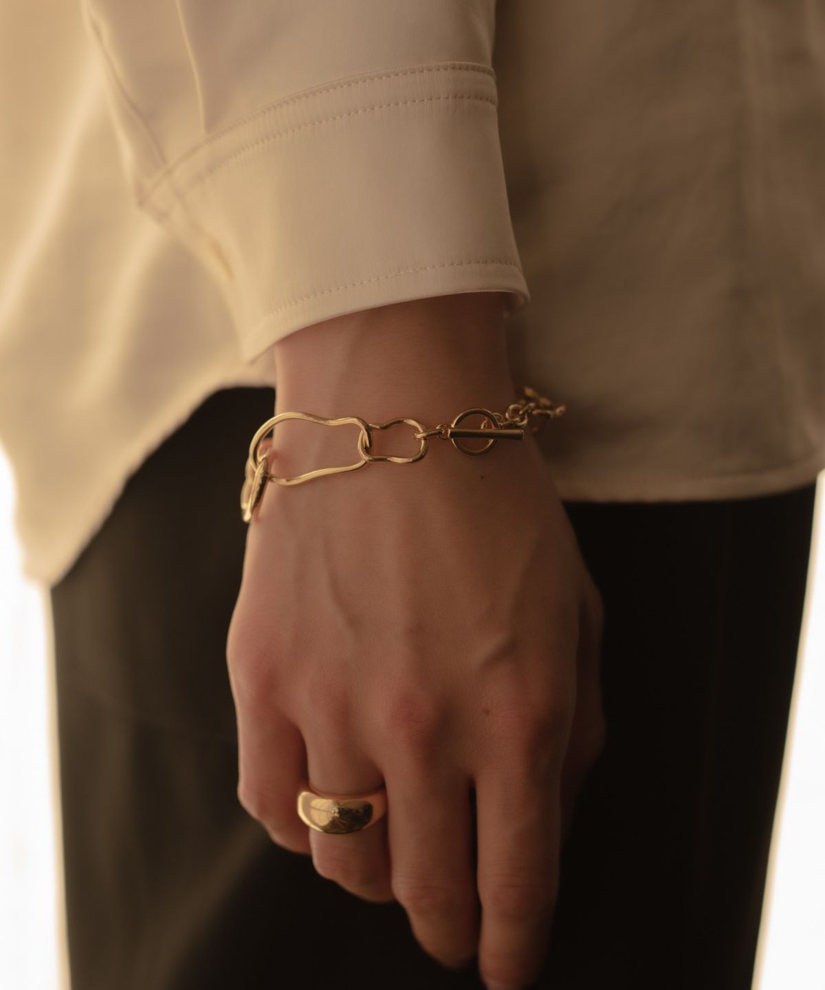 노비스도쿄(NOVICE TOKYO) 웨이브 오벌 체인 팔찌 Wave Oval Chain Bracelet / Gold