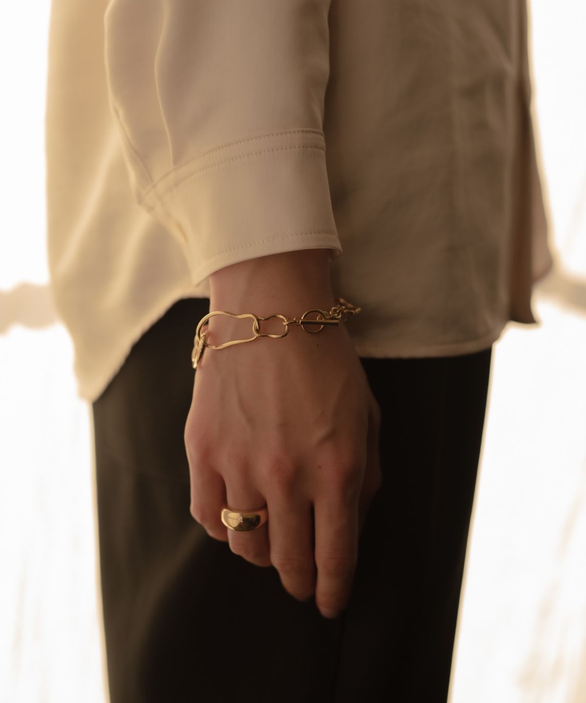 노비스도쿄(NOVICE TOKYO) 웨이브 오벌 체인 팔찌 Wave Oval Chain Bracelet / Gold