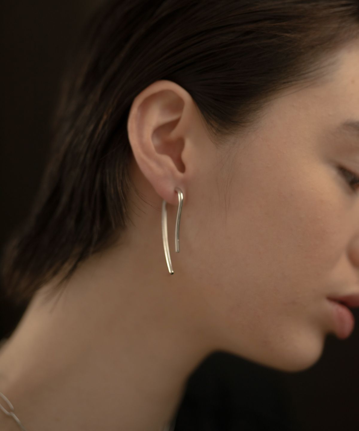 노비스도쿄(NOVICE TOKYO) 바이컬러 리니어 드롭 피어스(귀걸이) Bicolor Linear Drop Pierce / Silver