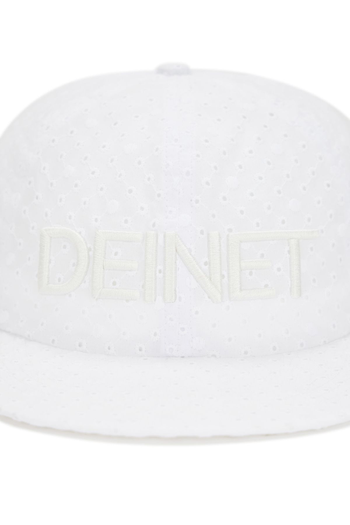 다이닛(DEINET) DEINET PUNCHING LACE LOGO CAP IN WHITE