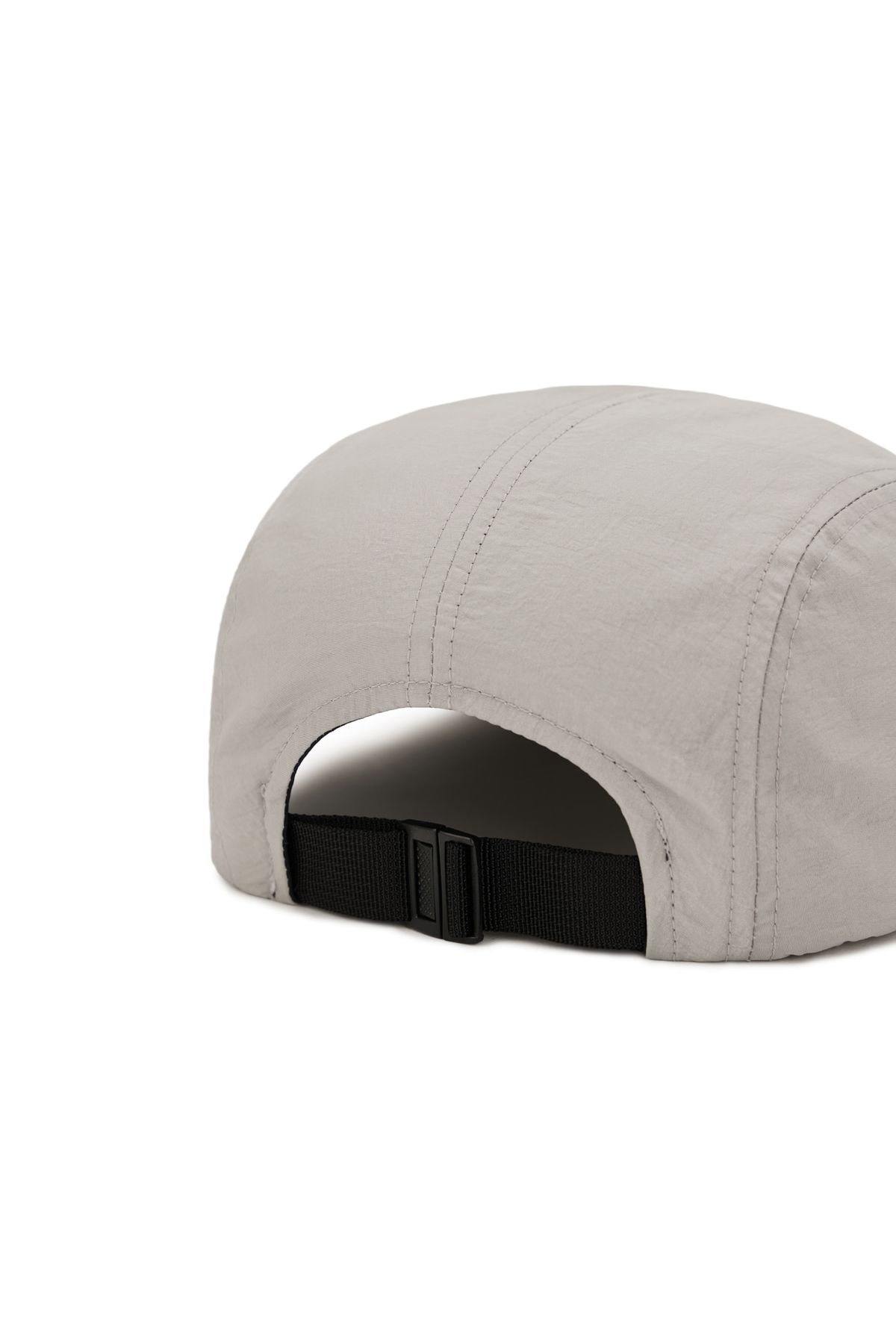 다이닛(DEINET) DEINET NYLON LOGO CAP IN SILVER