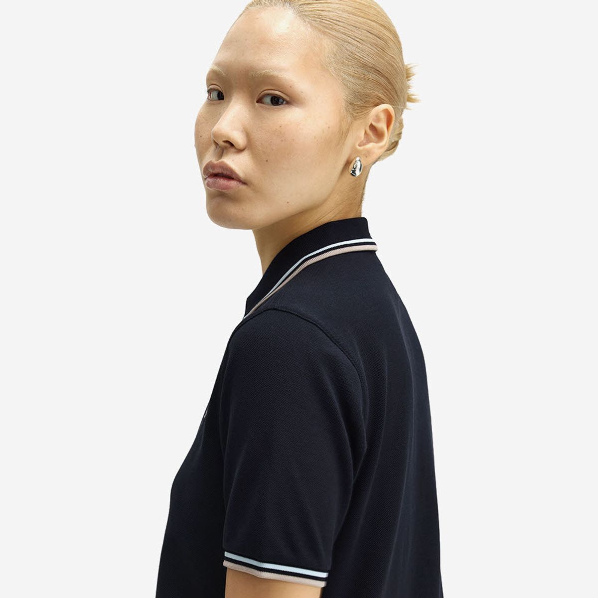 프레드페리(FRED PERRY) [G3600] 여성 트윈 팁 프레드페리 셔츠 - 네이비/라이트아이스/웜오트 AFPF2533600-Z77