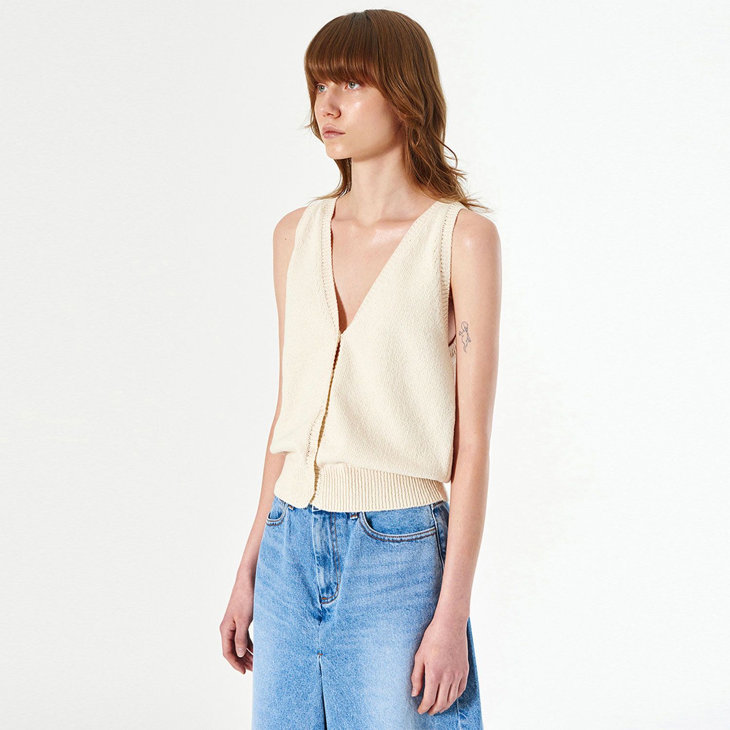 MUSINSA公式 | DIAGONAL V BASIC BUTTON KNIT VEST (ivory)