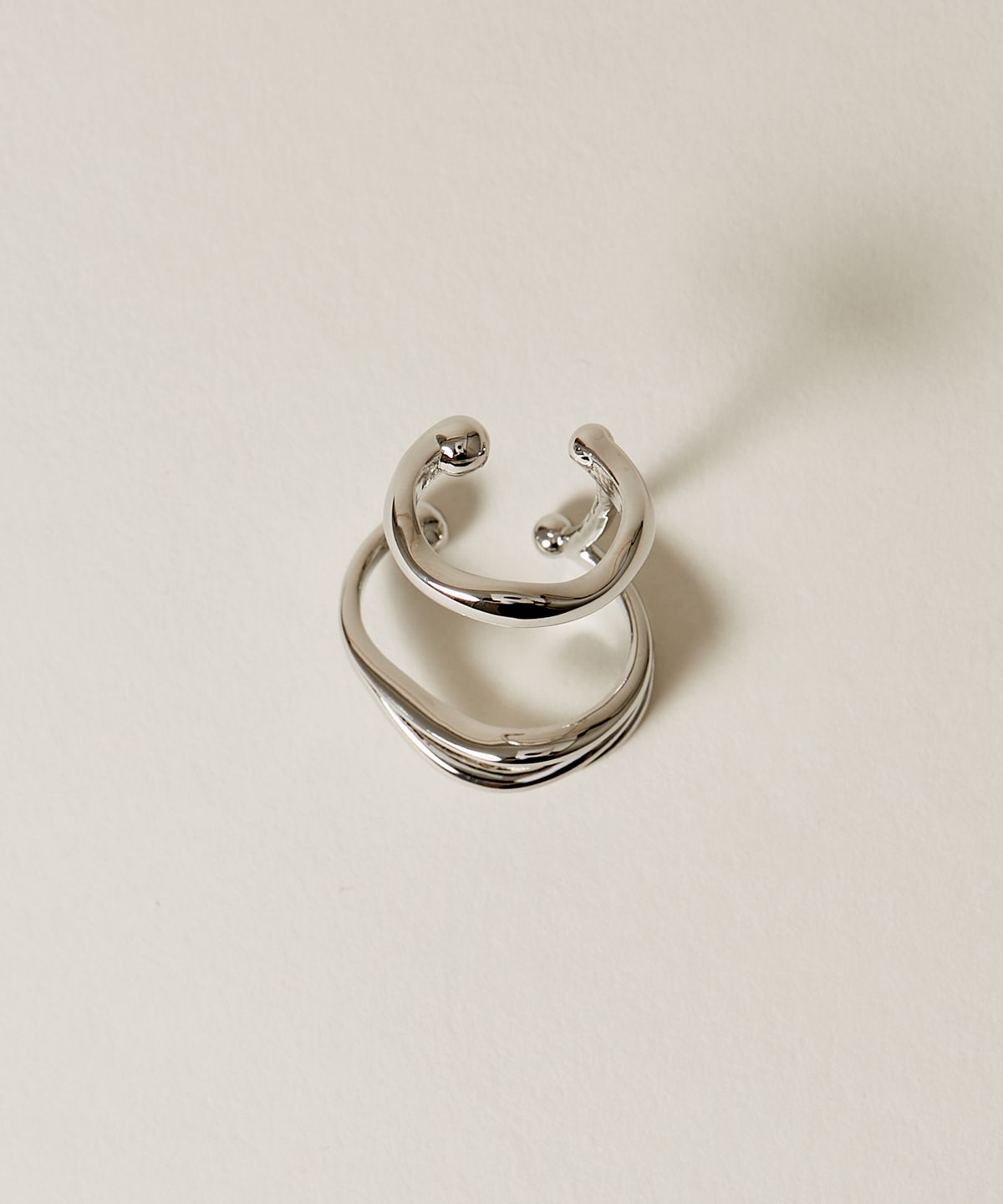 노비스도쿄(NOVICE TOKYO) 더블 뉘앙스 후프 이어커프 Double Nuance Hoop Ear Cuff / Silver