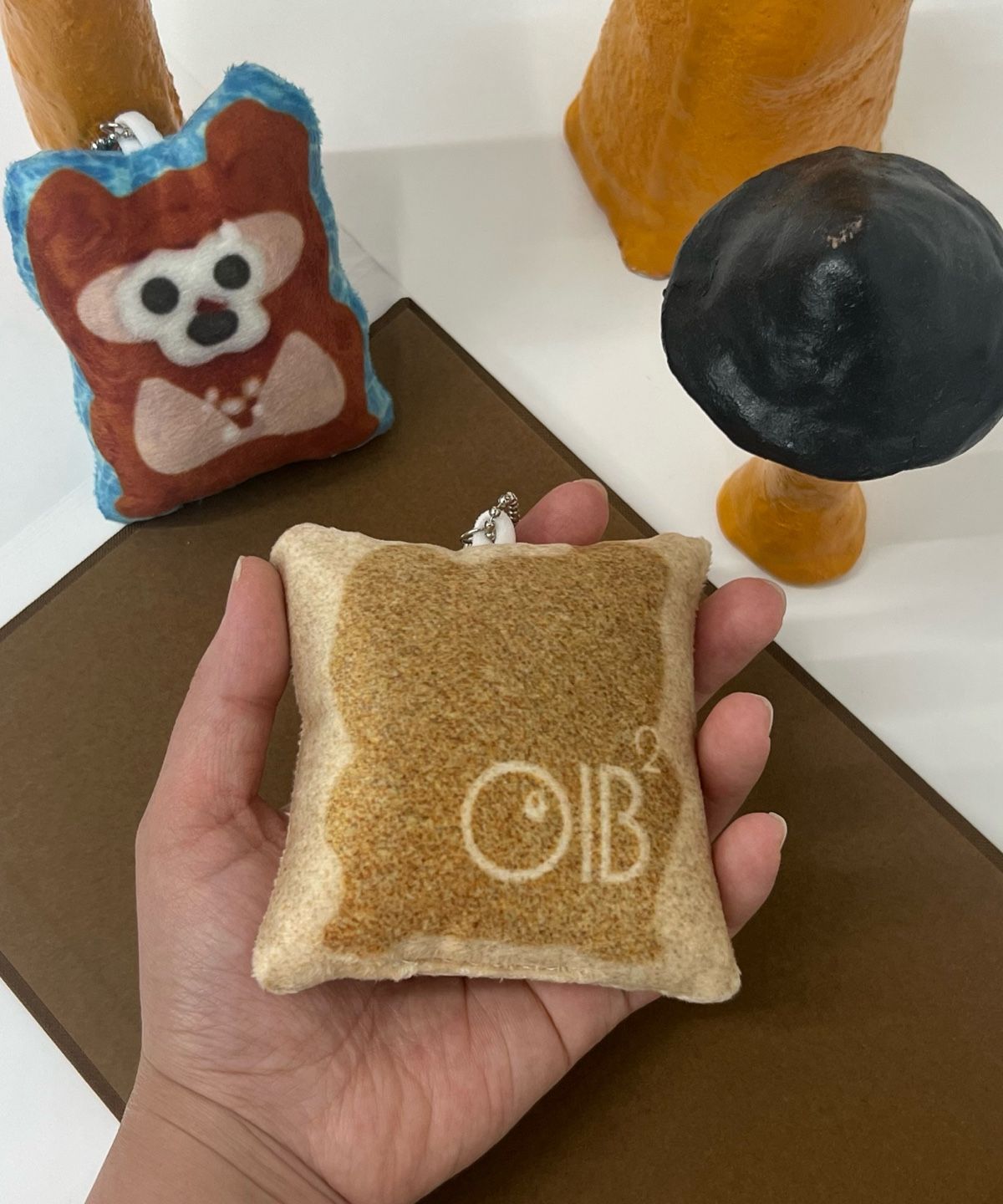 오아이비오아이비(OIBOIB) 앗쿠 썸머캠프 비포 선텐 키링