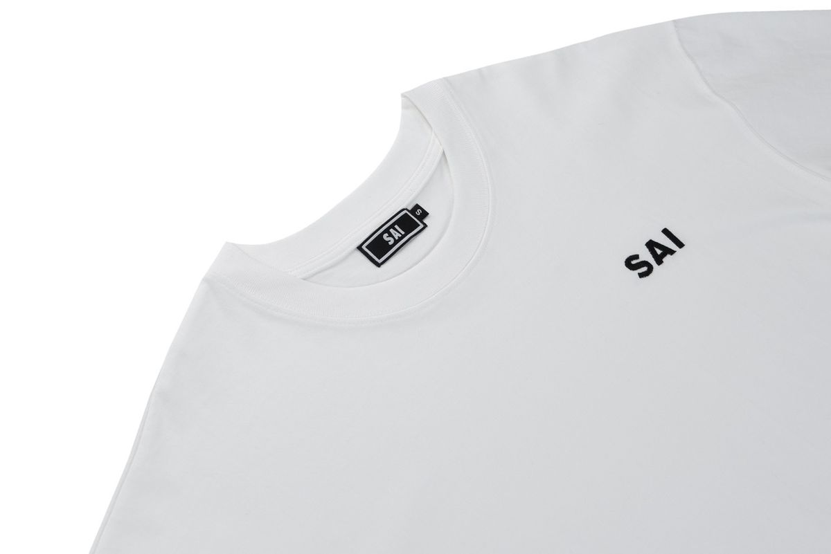 사이(SAI) 006 HOLY DISTORTION 그래픽 티셔츠 화이트