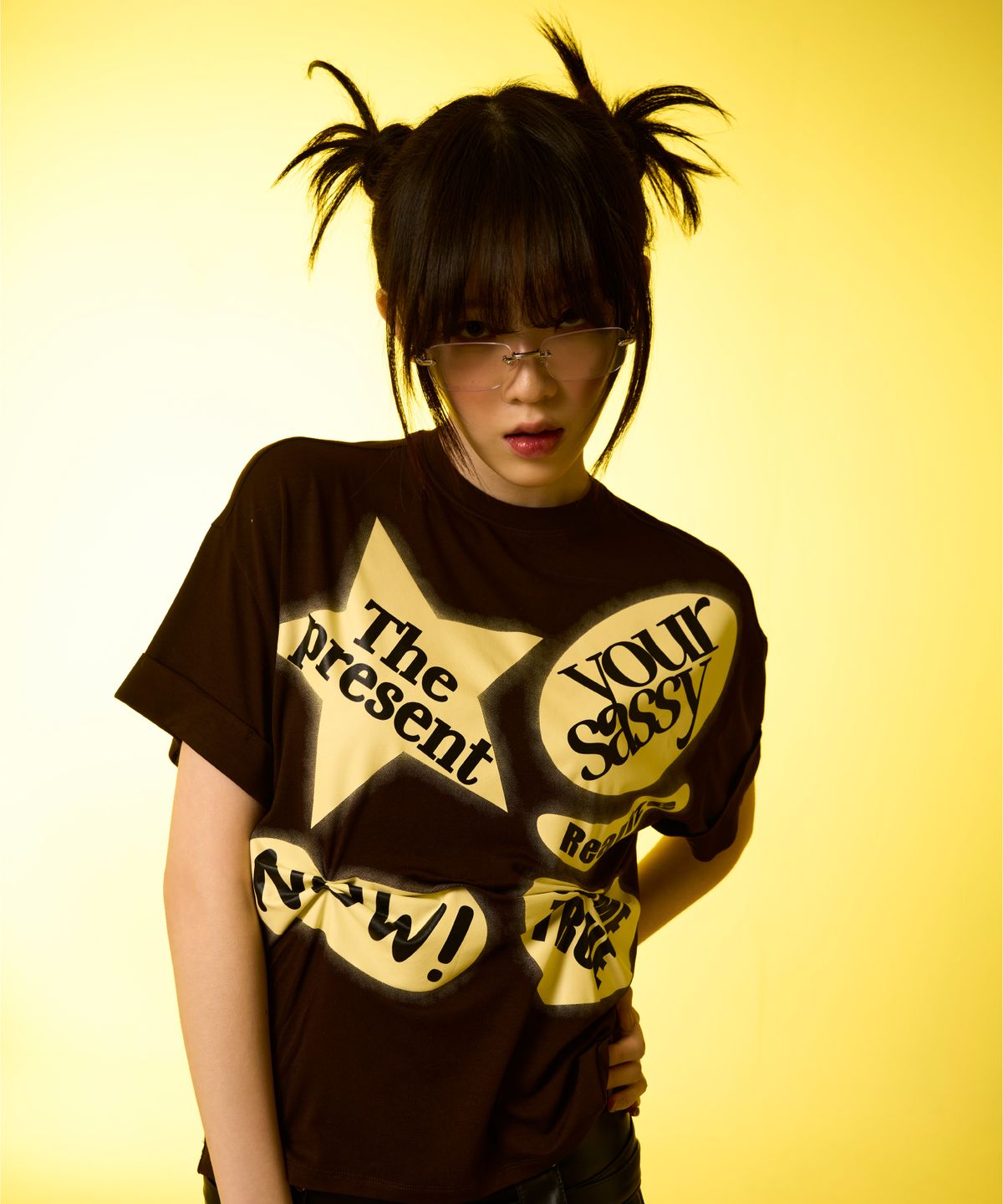 유얼쎄시(YOUR SASSY) Roll-Up Pin Tuck Tee (BROWN)