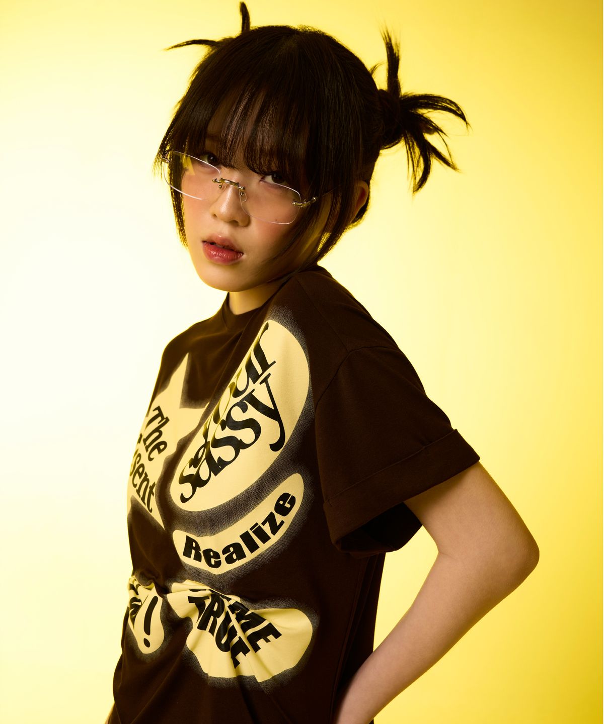 유얼쎄시(YOUR SASSY) Roll-Up Pin Tuck Tee (BROWN)