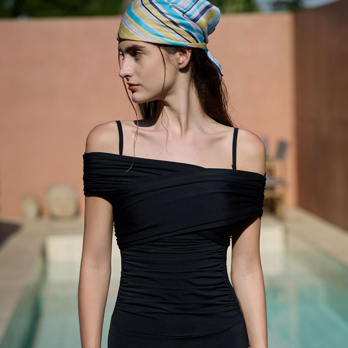 디에브(D.EV) Olenthia Off-shoulder Swimsuit_Serenity night (블랙)
