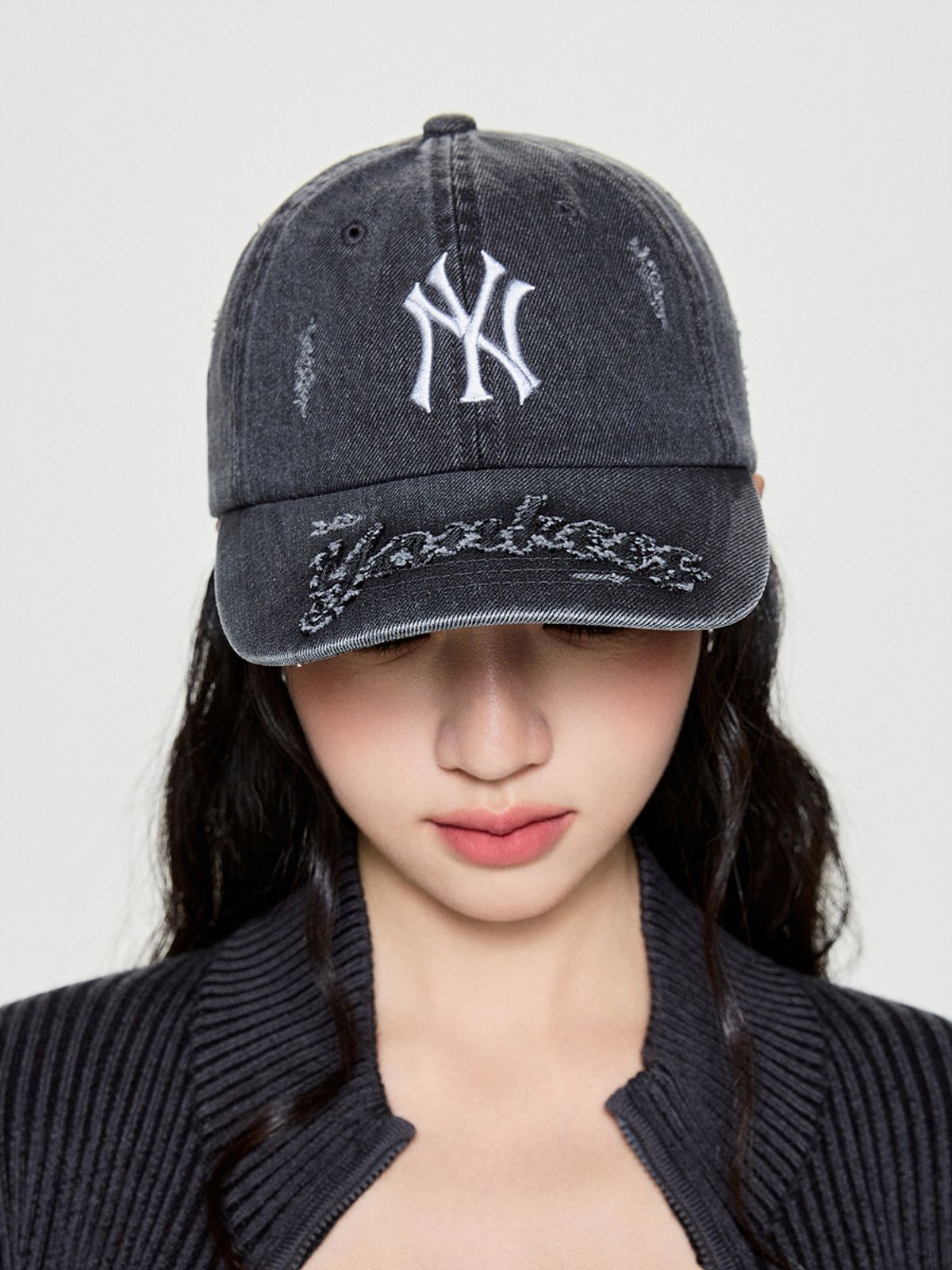 엠엘비(MLB) 빈티지 디스트로이드 데님 언스트럭쳐 볼캡 NY (Black)