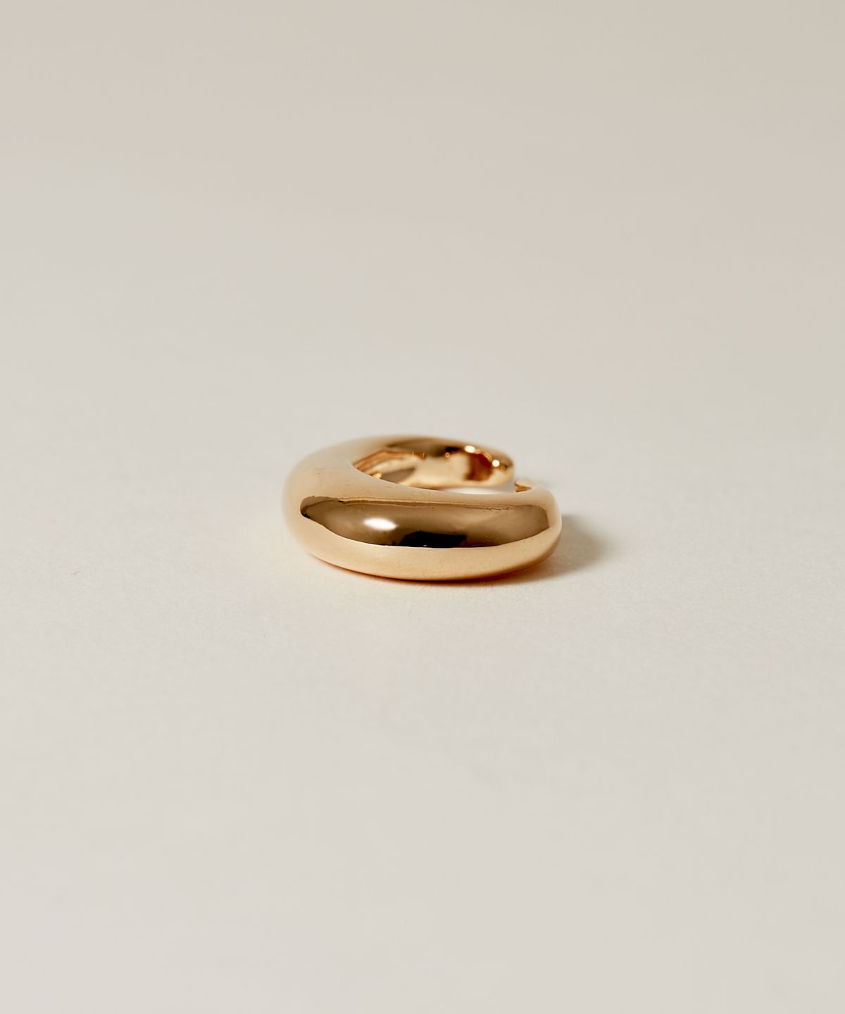 노비스도쿄(NOVICE TOKYO) 미니 드롭 행 이어커프 Mini Drop Hang Ear Cuff / Gold
