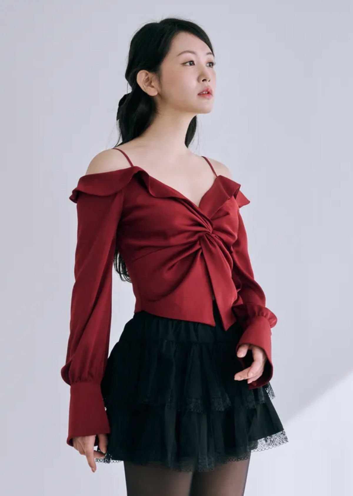 바이서우(BYSEOWOO) 소피 오프숄더 블라우스 (와인)