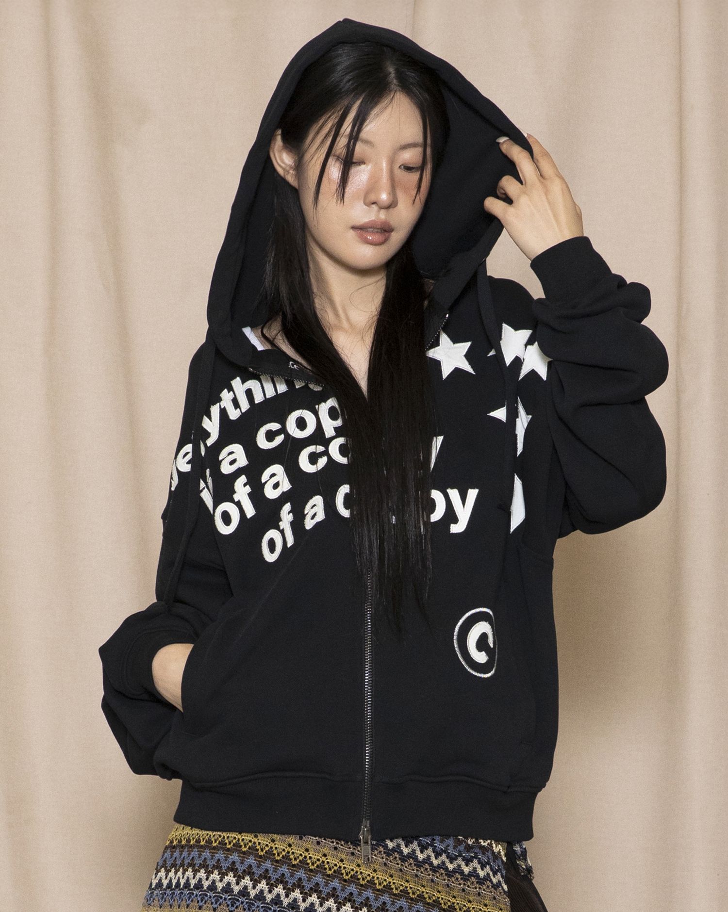 BUNNIES CLUB フード付きジップアップ 黒 Club 14 Allie Boxy Zip Front Hoodie Black | White Fox Boutique US