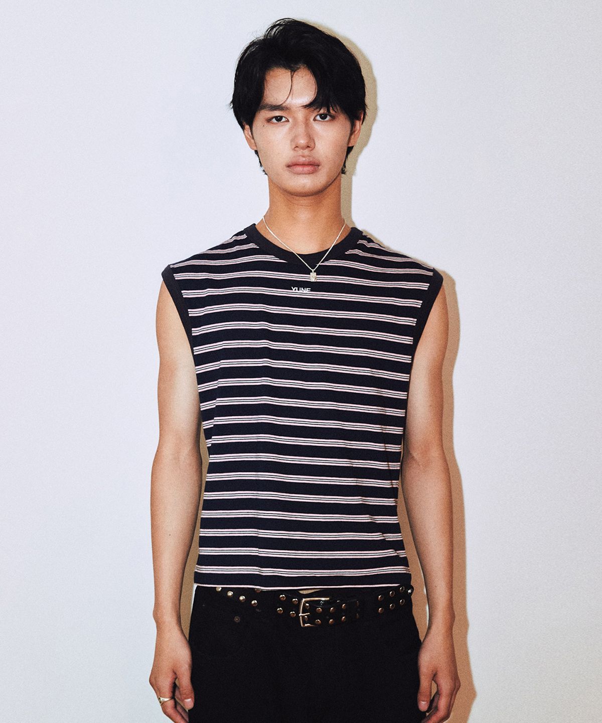 유네(YUNE) Wave Stripe Sleeveless_[Navy/Pink]