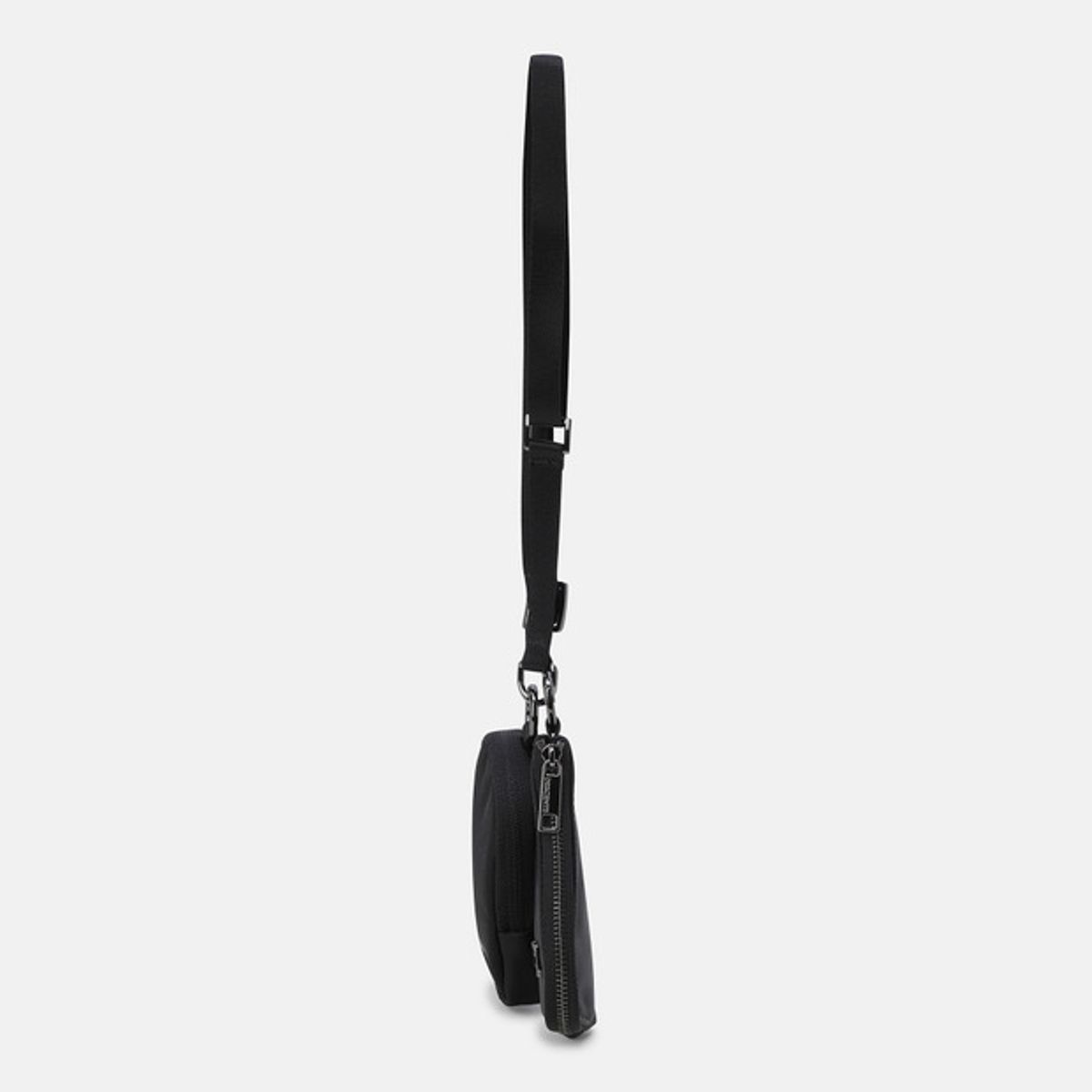 데상트(DESCENTE) 듀얼 파우치 블랙(SQ223UBG53)