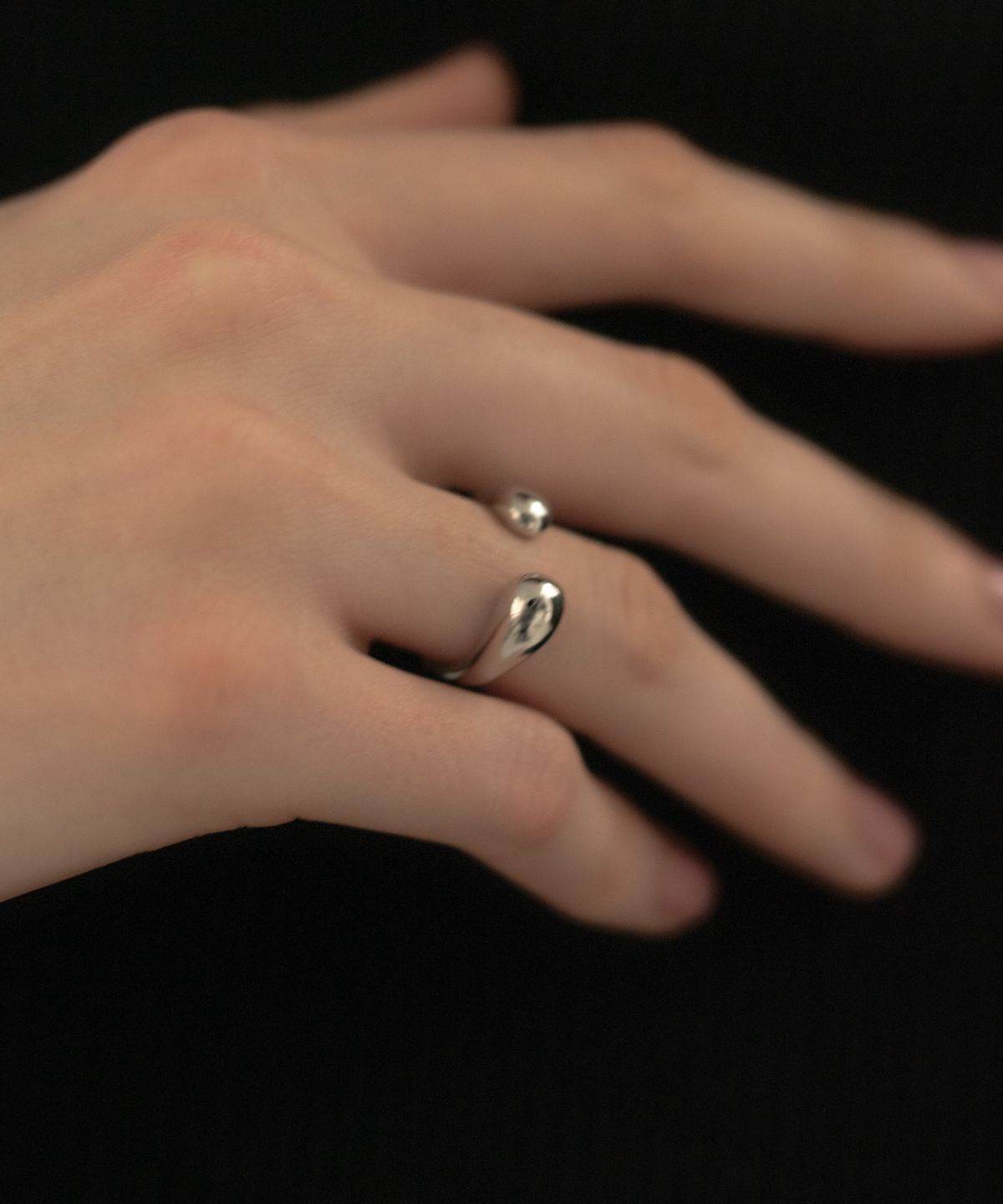 노비스도쿄(NOVICE TOKYO) 볼륨 허그 반지 Volume Hug Ring / Silver