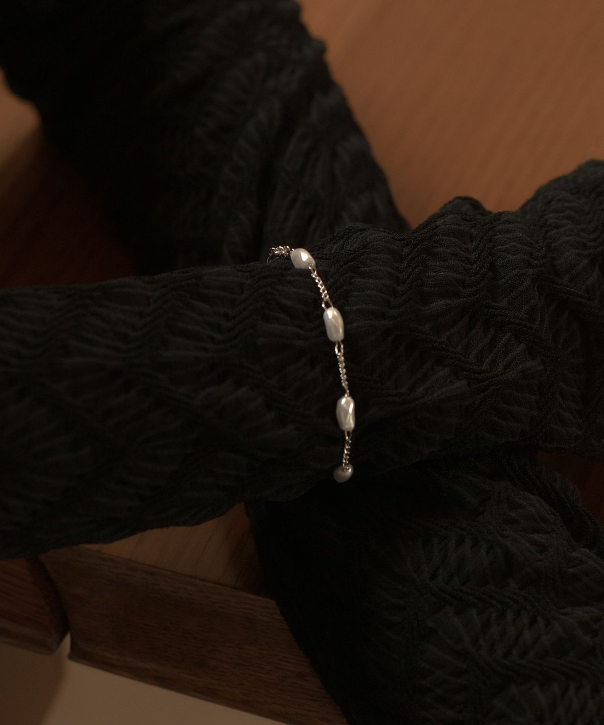 노비스도쿄(NOVICE TOKYO) 바로크 내로우 진주 팔찌 Baroque Pearl & Narrow Chain Bracelet / Silver
