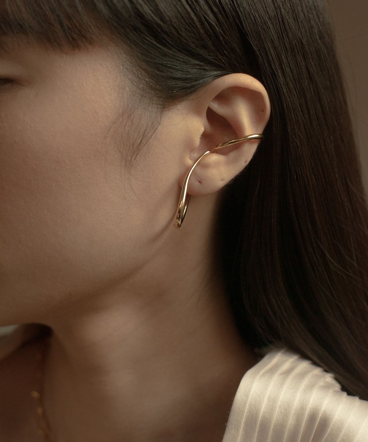 노비스도쿄(NOVICE TOKYO) 더블 레이어드 라지 후프 이어커프 Double Layered Large Hoop Ear Cuff / Gold