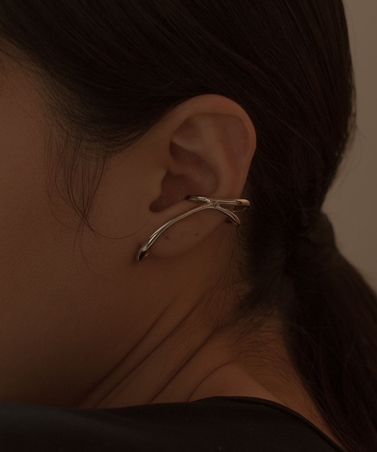 노비스도쿄(NOVICE TOKYO) 더블 뉘앙스 라인 이어커프 Double Nuance Line Ear Cuff / Silver
