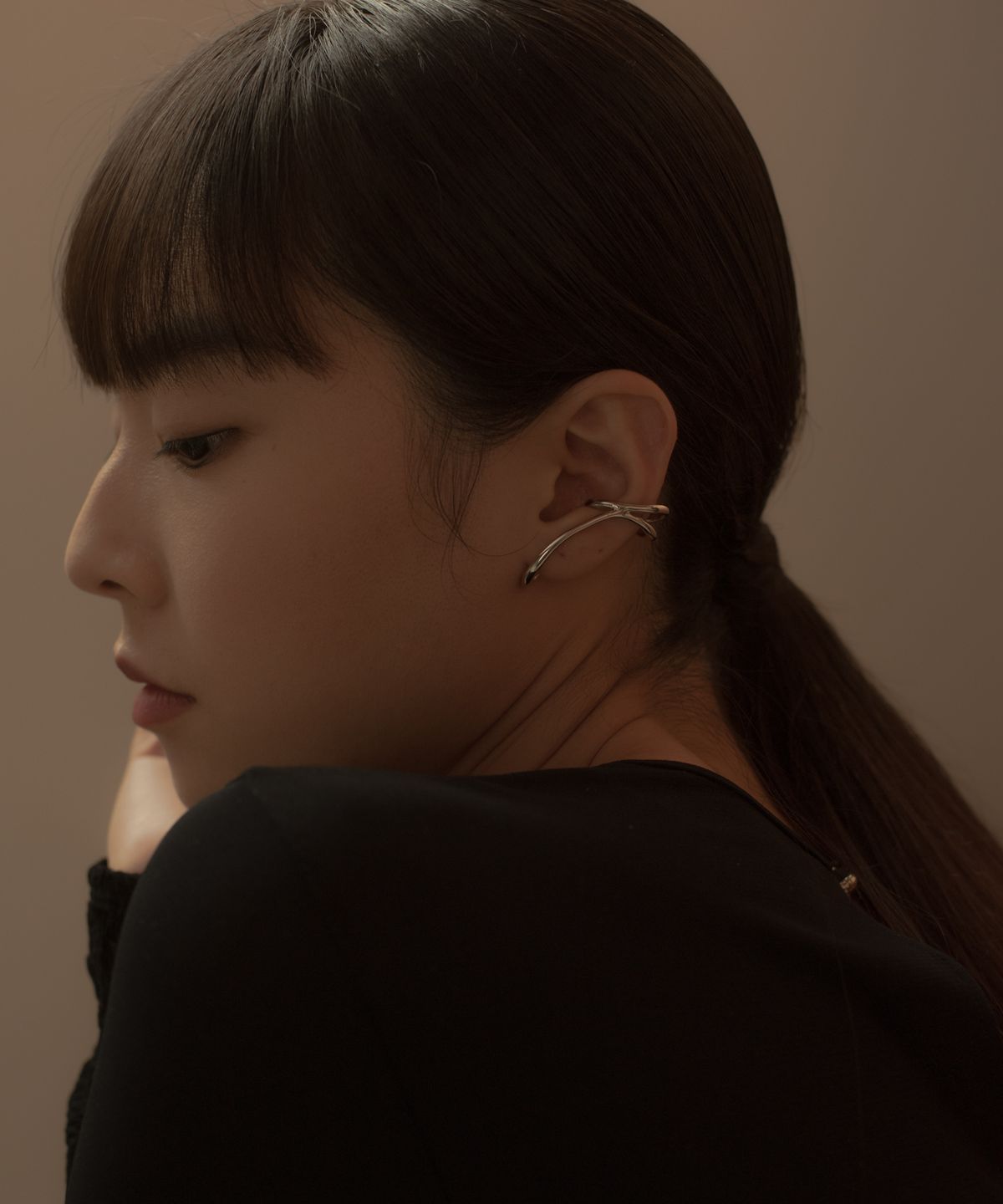 노비스도쿄(NOVICE TOKYO) 더블 뉘앙스 라인 이어커프 Double Nuance Line Ear Cuff / Silver