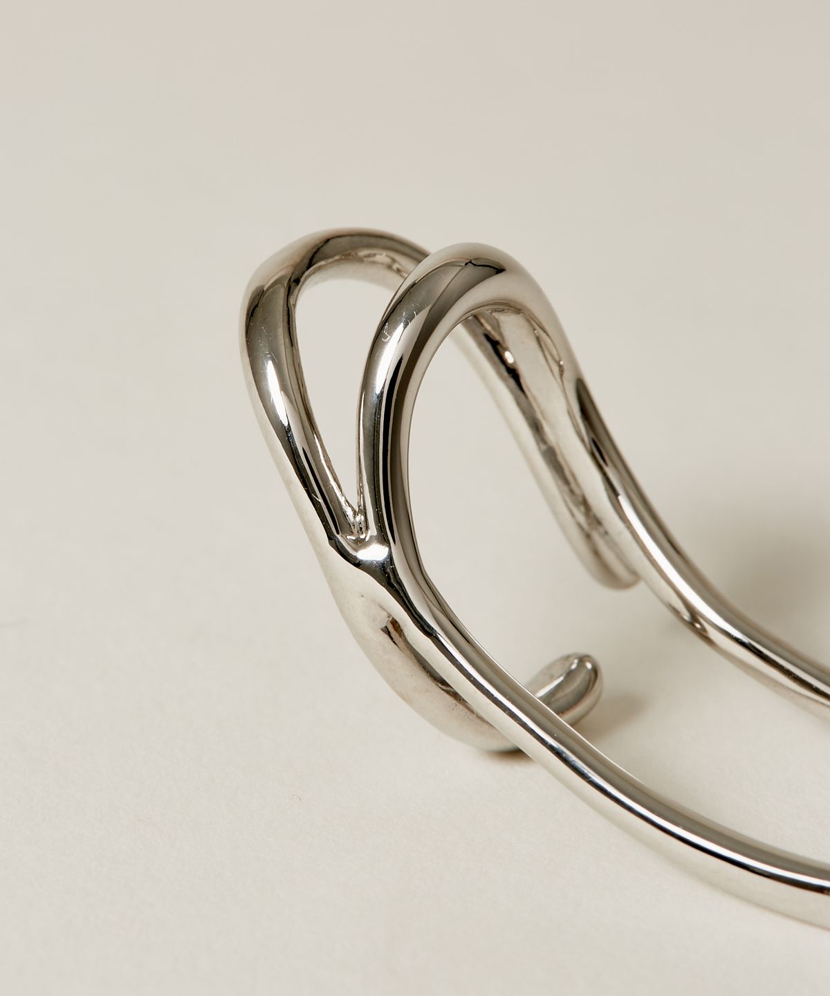 노비스도쿄(NOVICE TOKYO) 더블 뉘앙스 라인 이어커프 Double Nuance Line Ear Cuff / Silver