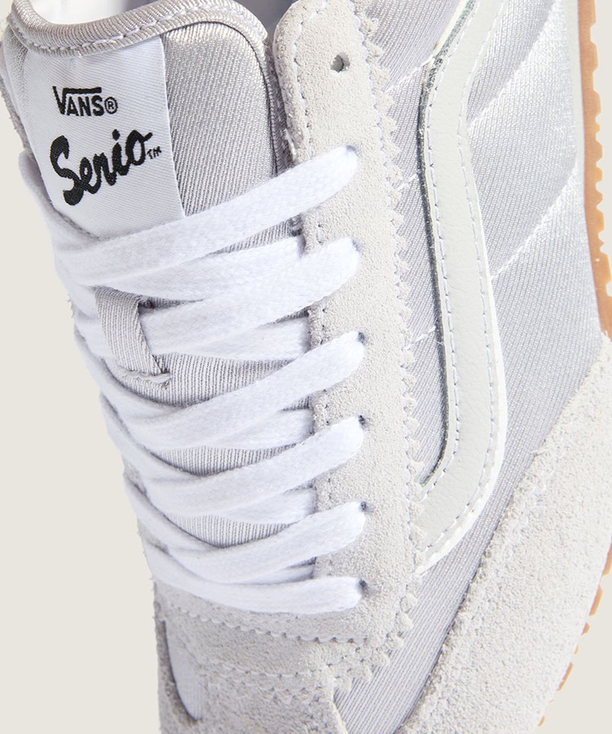 반스(VANS) 슈퍼 로우프로 - 메탈릭 그레이:실버 / VN000D83EZO1