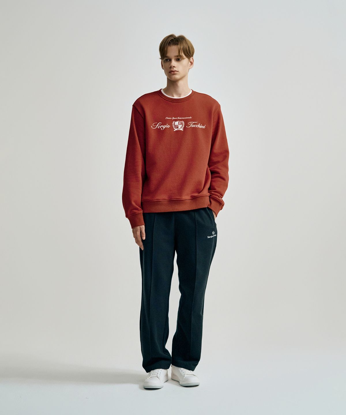 세르지오 타키니(SERGIO TACCHINI) U 쿠쉬라이트 프렌치 클래식 맨투맨 (D.Burgundy)