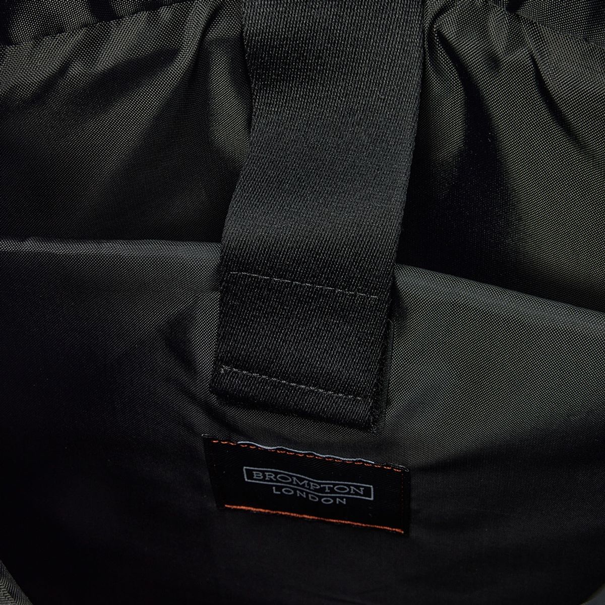 브롬톤 런던(BROMPTON LONDON) ROLL UP BACKPACK - BLACK (P255ABG110)