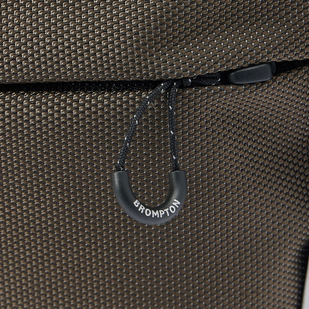 브롬톤 런던(BROMPTON LONDON) 6-SHAPED RING DETAIL CROSS BAG - BROWN (P255ACR110)
