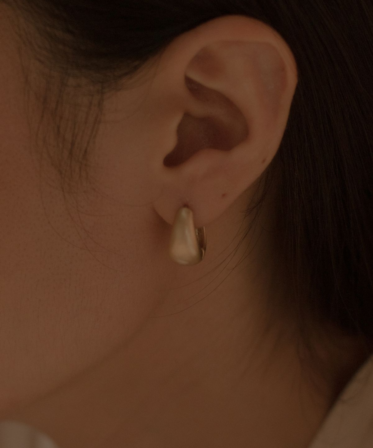 노비스도쿄(NOVICE TOKYO) 빈티지 컴팩트 타원 피어스 Vintage Compact Oval Pierce / Gold