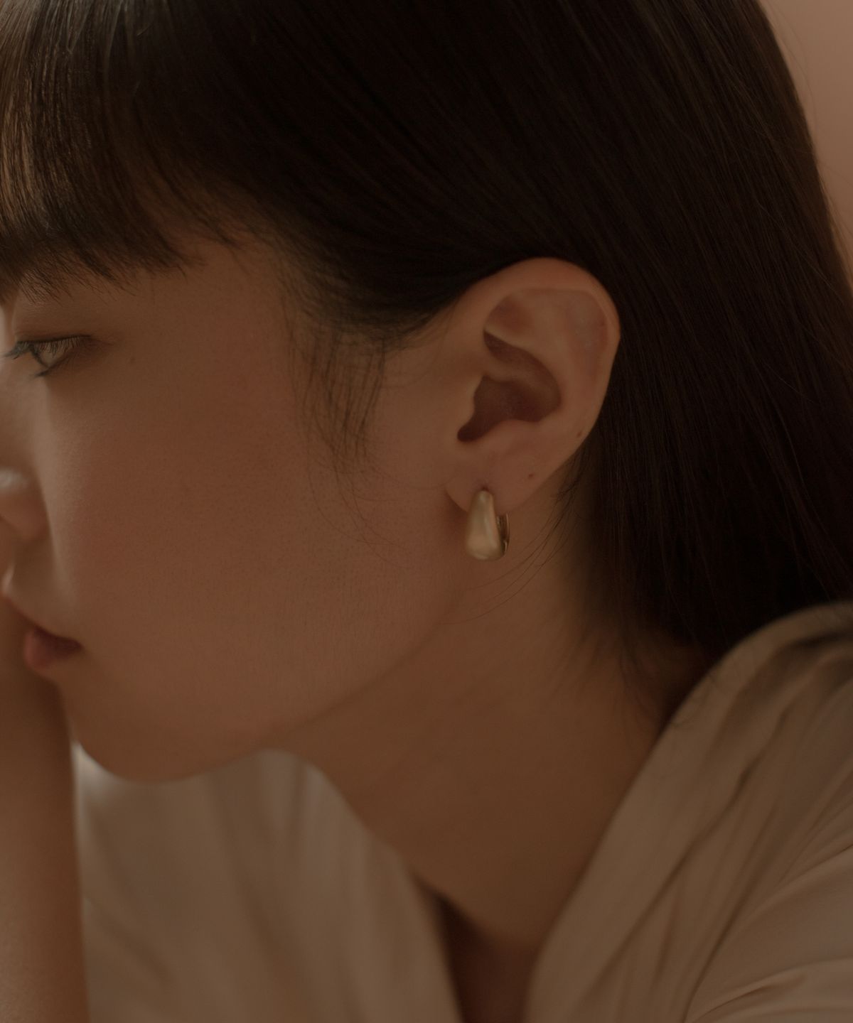 노비스도쿄(NOVICE TOKYO) 빈티지 컴팩트 타원 피어스 Vintage Compact Oval Pierce / Gold